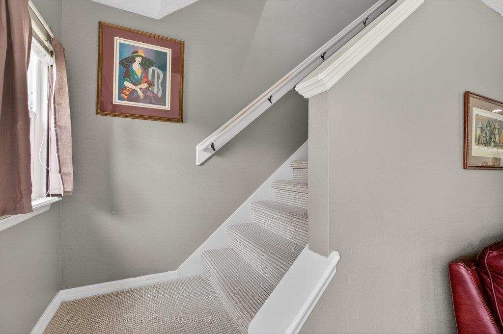 Image 25 of 46 For 300 Syrah Way