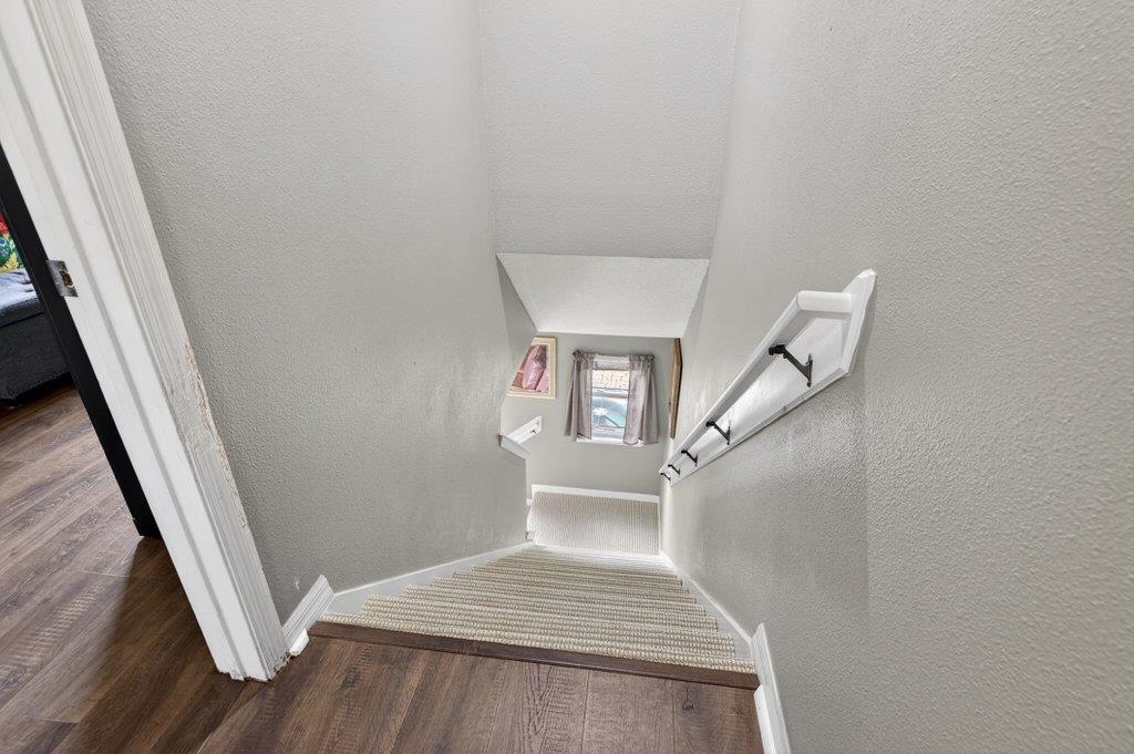 Image 26 of 46 For 300 Syrah Way