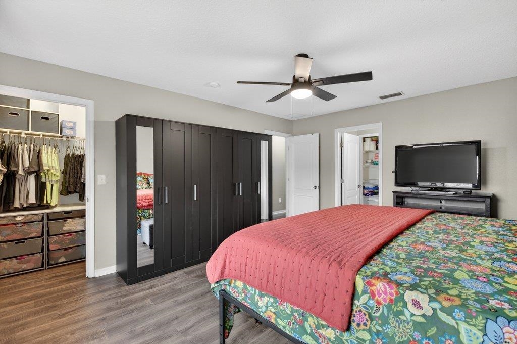 Image 28 of 46 For 300 Syrah Way