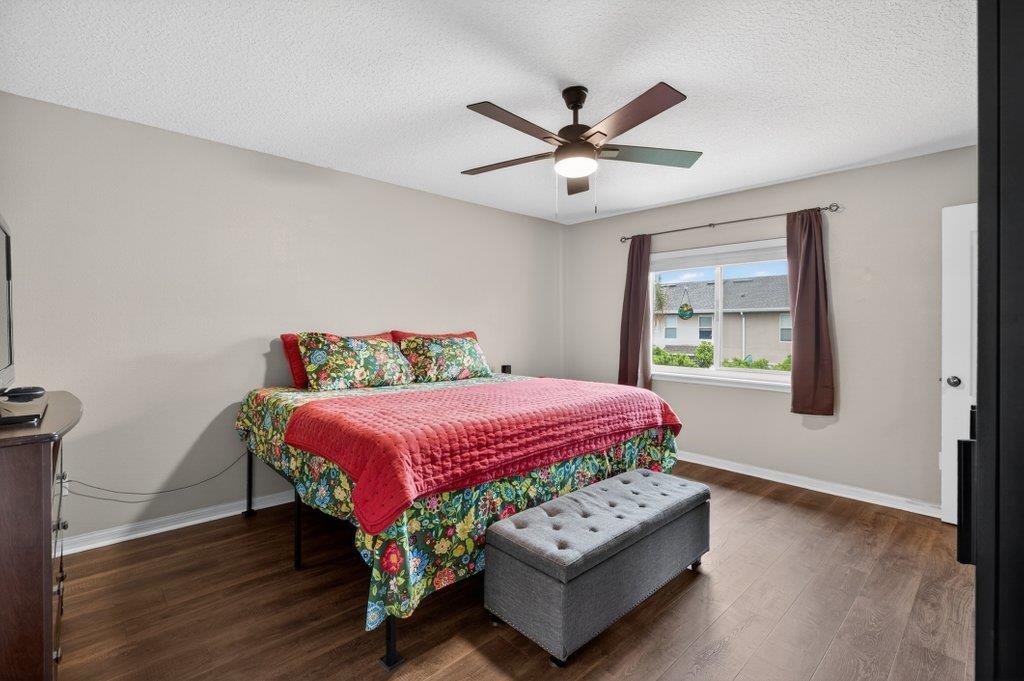 Image 30 of 46 For 300 Syrah Way