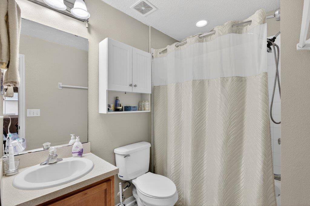 Image 32 of 46 For 300 Syrah Way