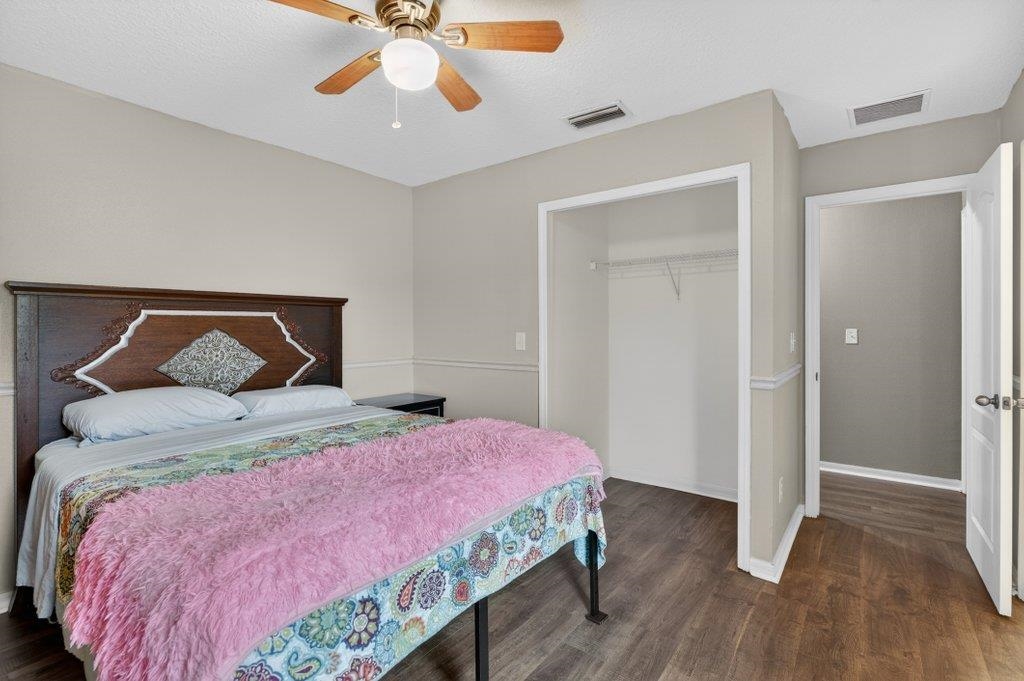 Image 36 of 46 For 300 Syrah Way