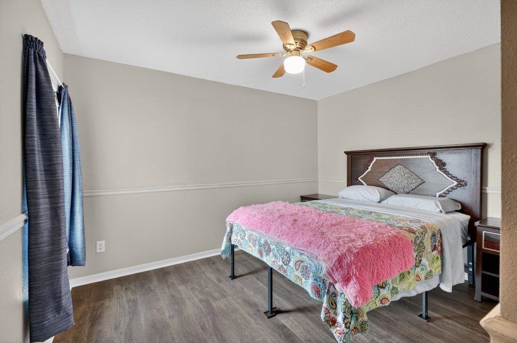 Image 37 of 46 For 300 Syrah Way