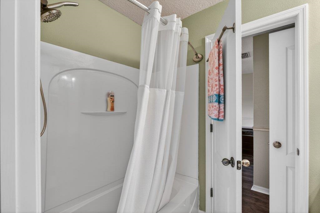 Image 42 of 46 For 300 Syrah Way