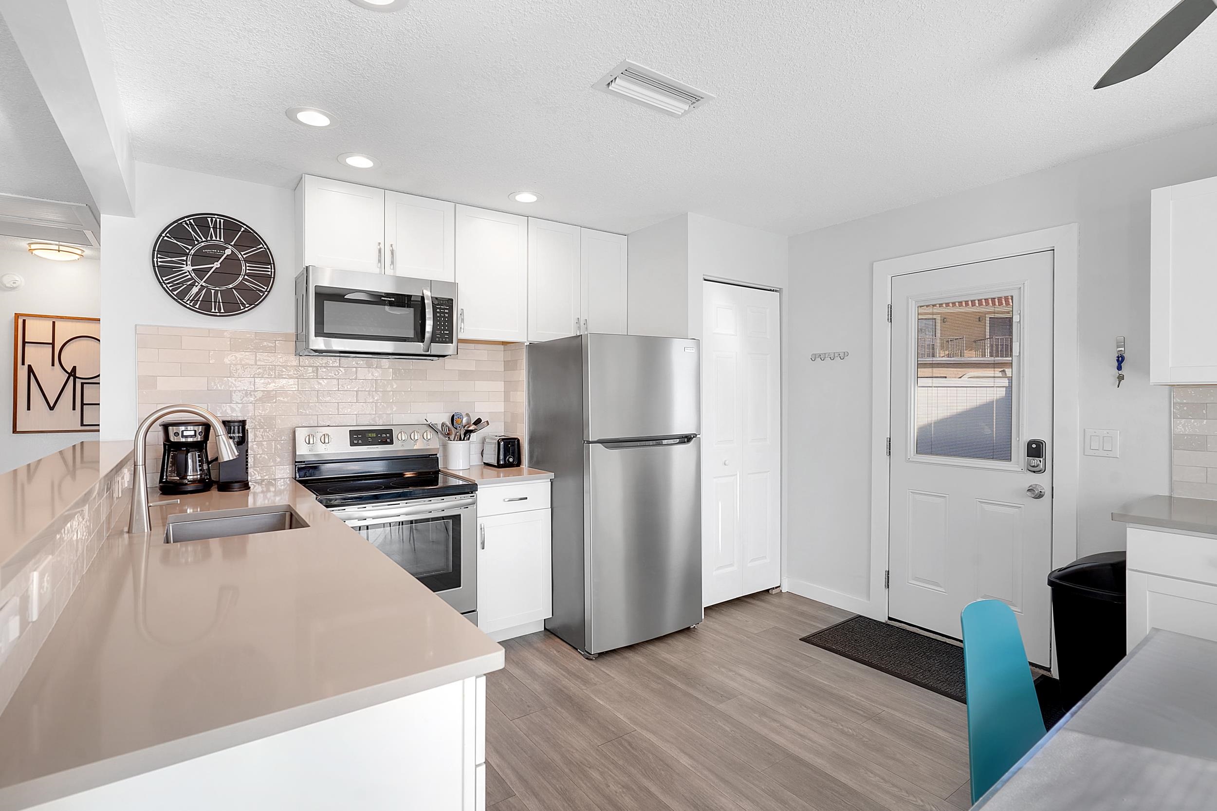 Image 6 of 33 For 9 Tarpon Dr  