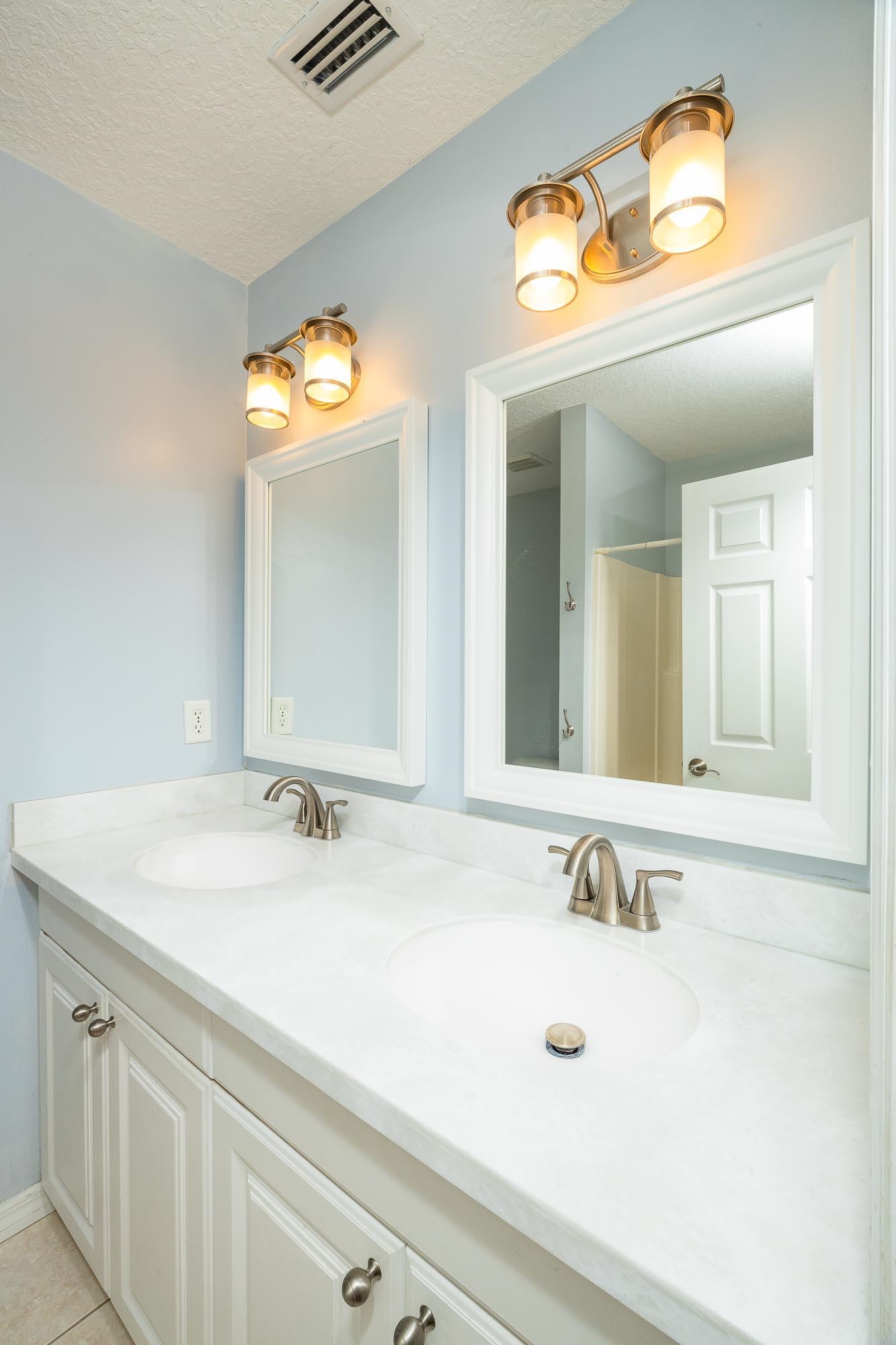 Image 16 of 29 For 728 Willow Wood Pl