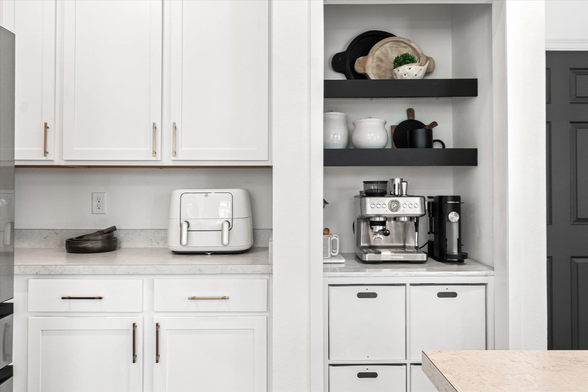 Image 14 of 57 For 13 Willow Street