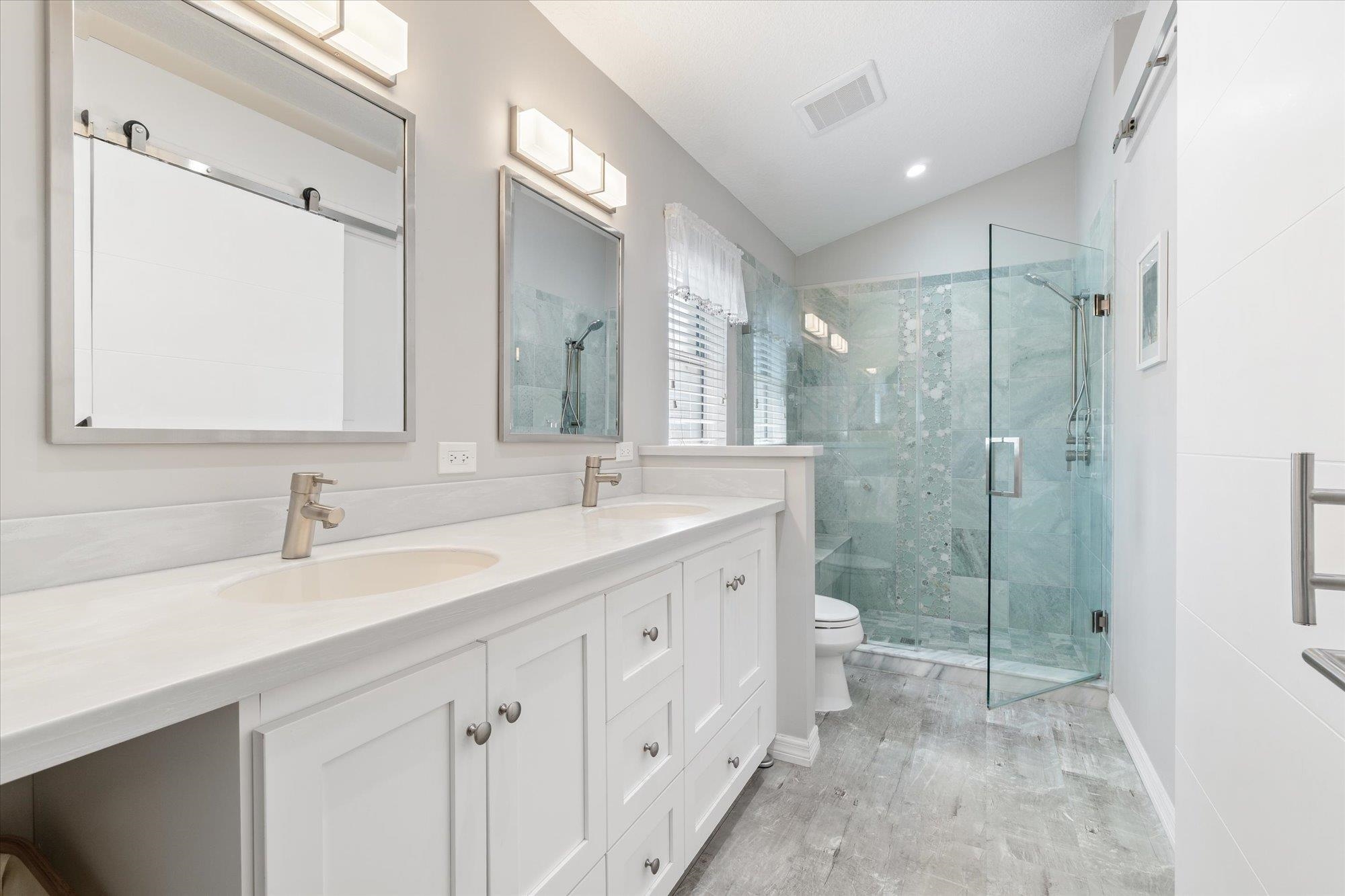 Image 24 of 49 For 2329 Commodores Club Blvd