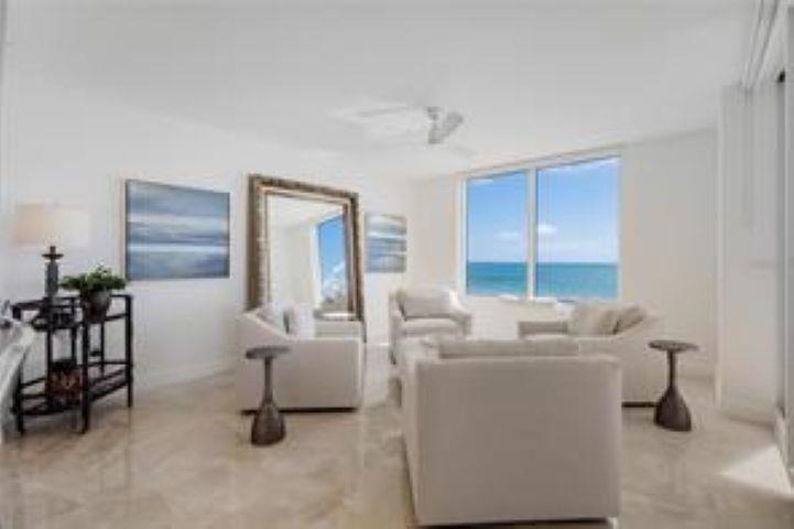 Image 17 of 99 For 19 Avenue De La Mer  405