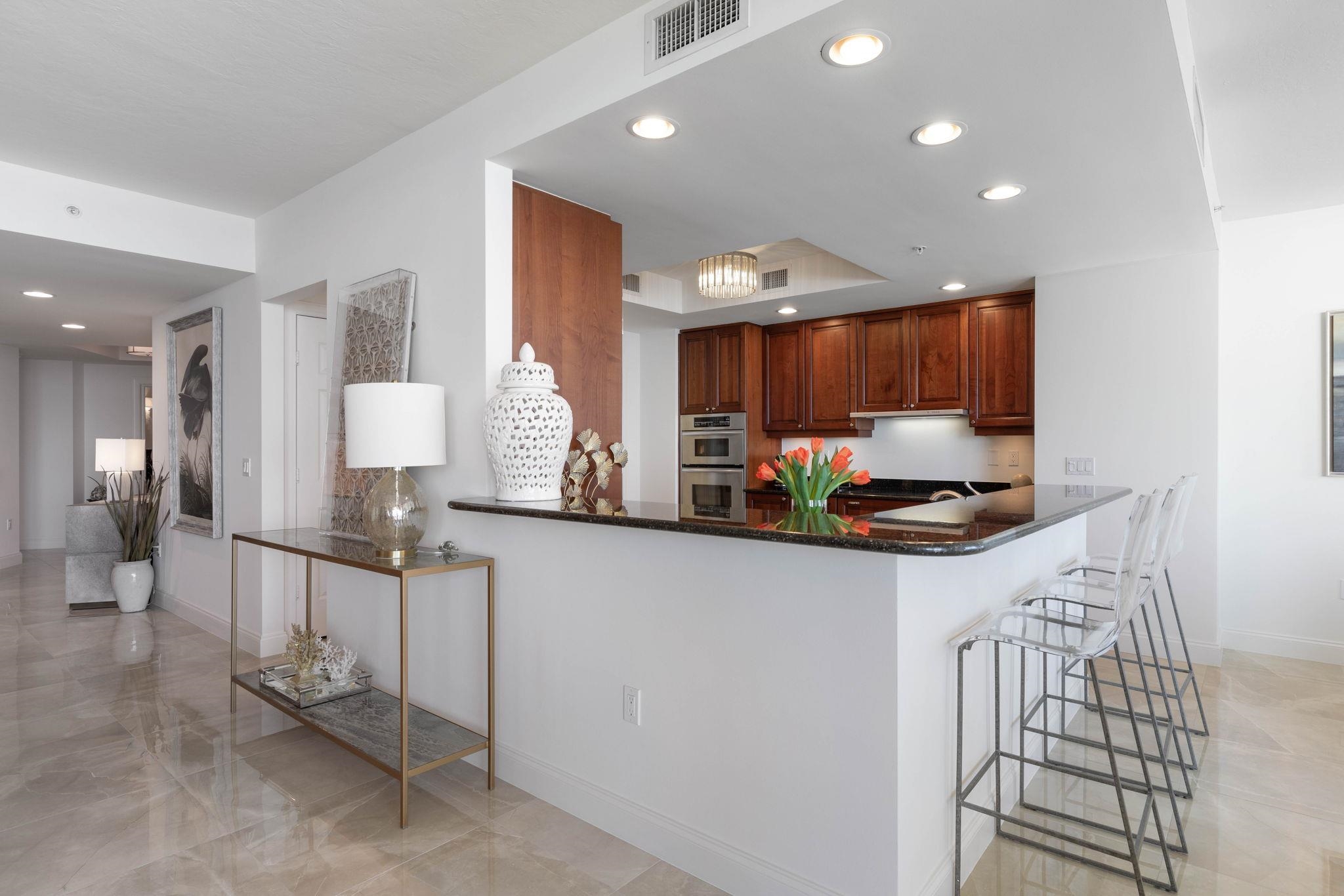 Image 19 of 99 For 19 Avenue De La Mer  405