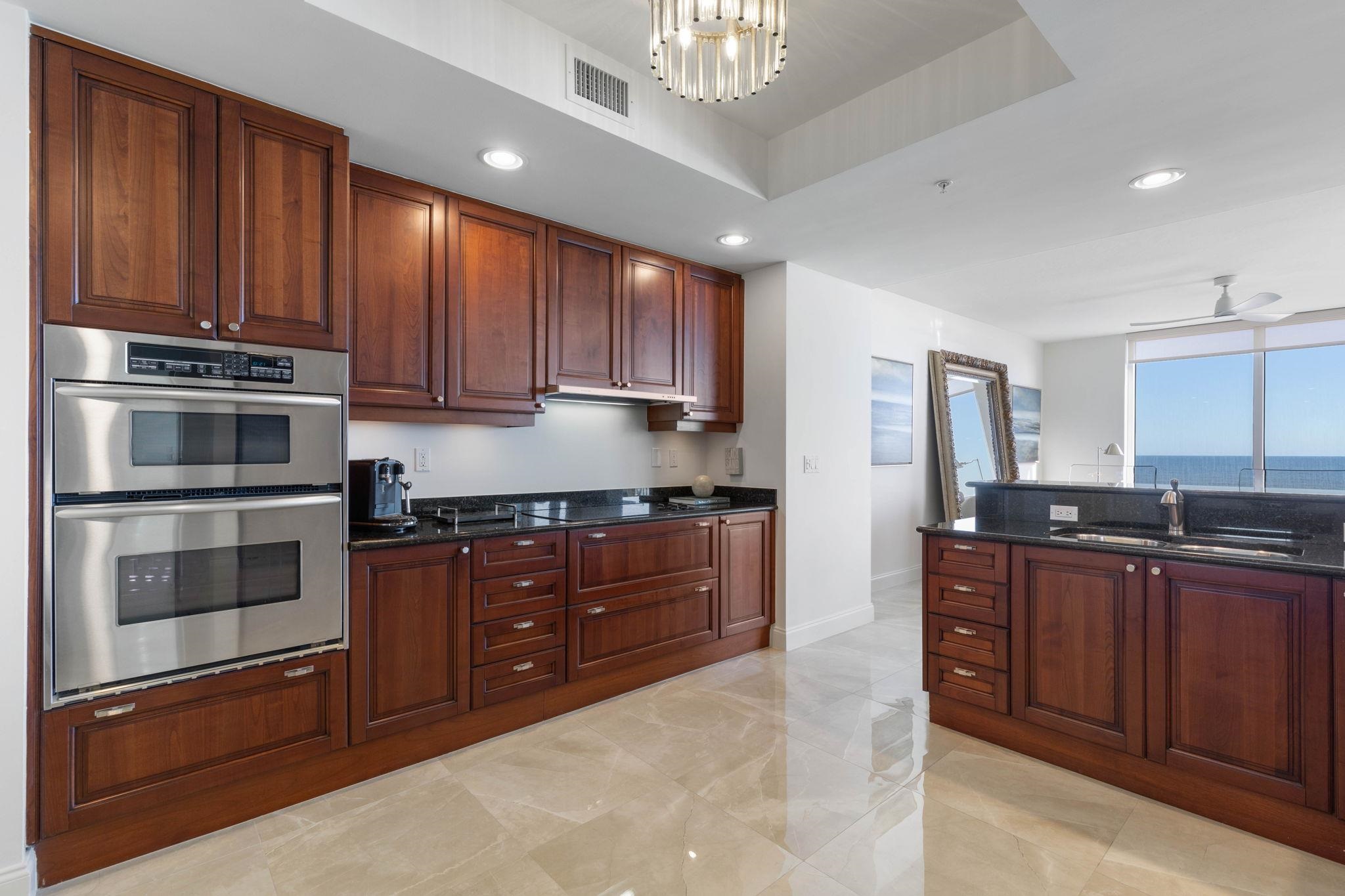 Image 23 of 99 For 19 Avenue De La Mer  405