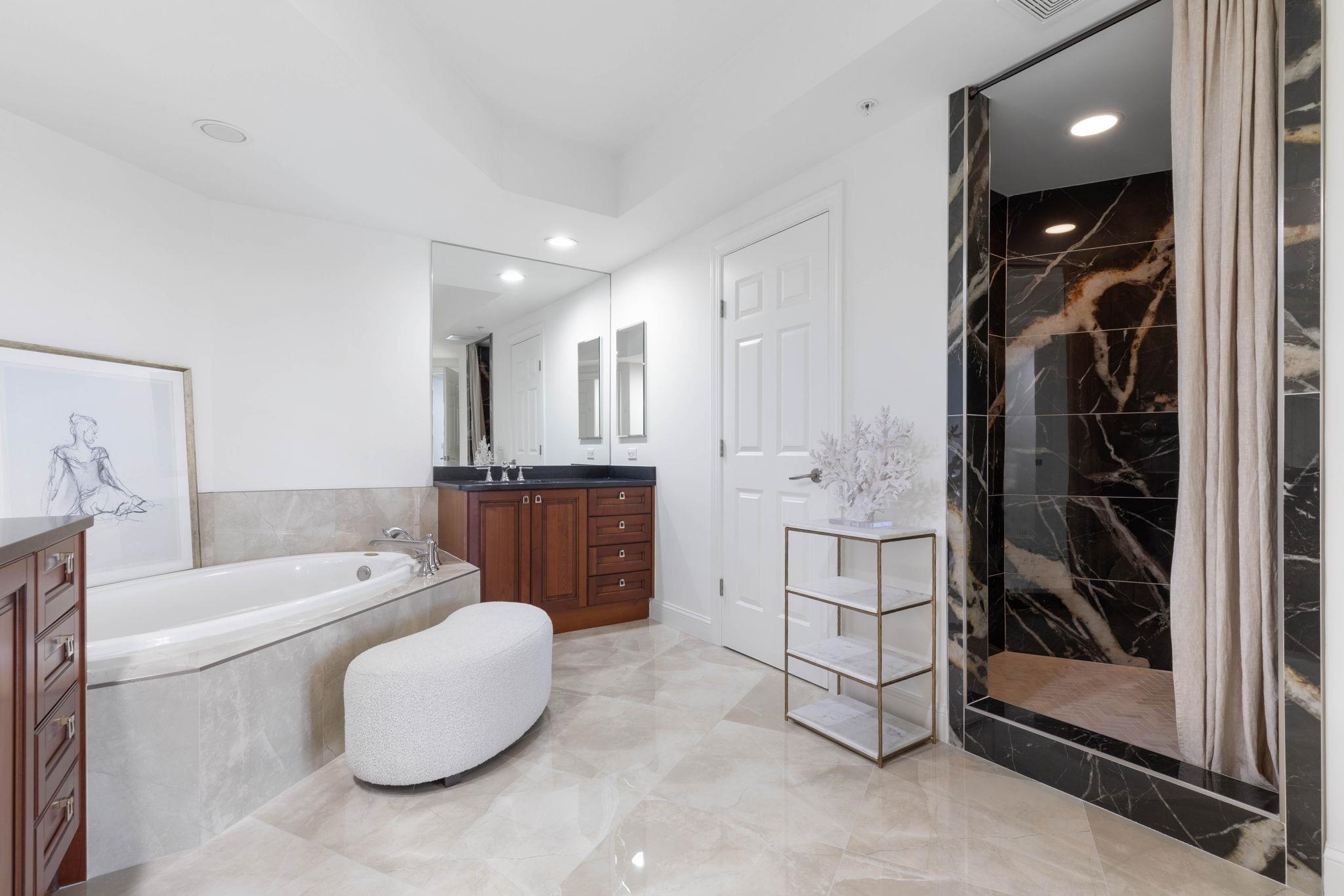 Image 30 of 99 For 19 Avenue De La Mer  405