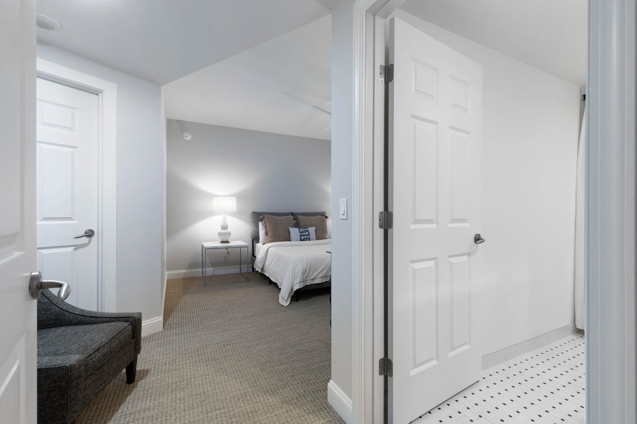 Image 33 of 99 For 19 Avenue De La Mer  405