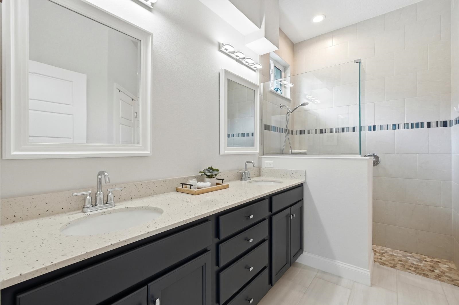 Image 13 of 45 For 24 Spring St