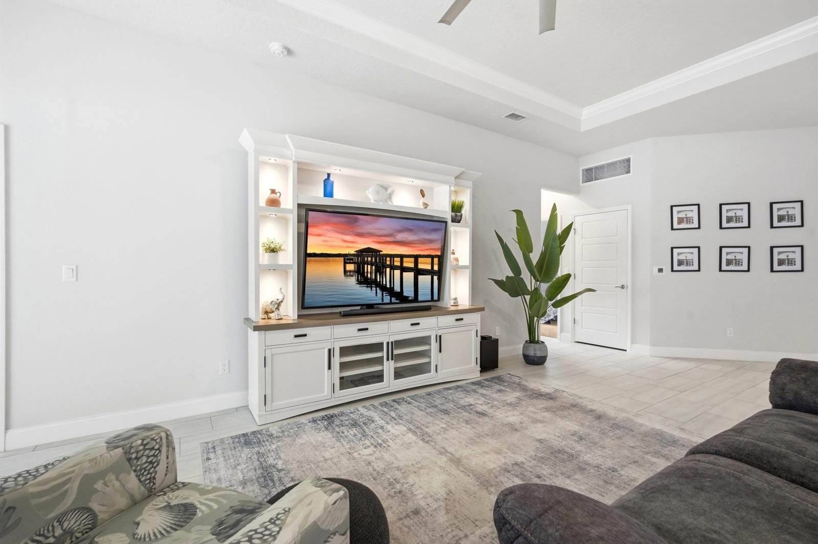 Image 23 of 45 For 24 Spring St