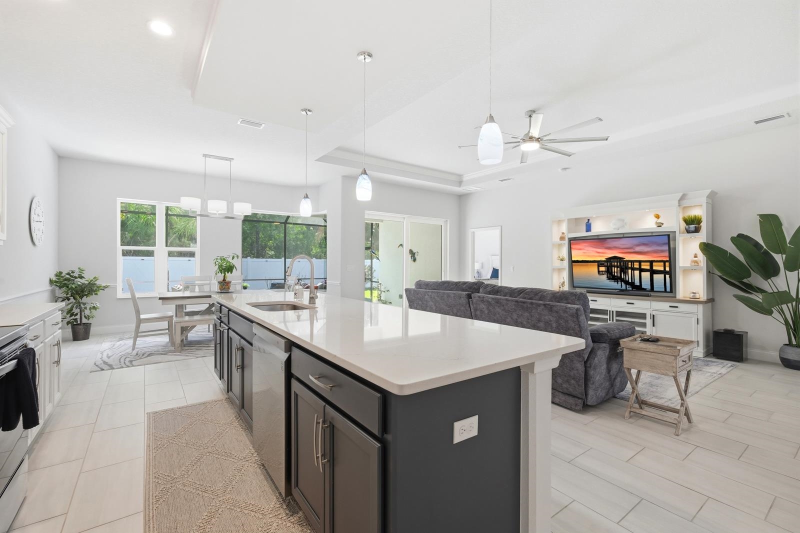 Image 4 of 45 For 24 Spring St