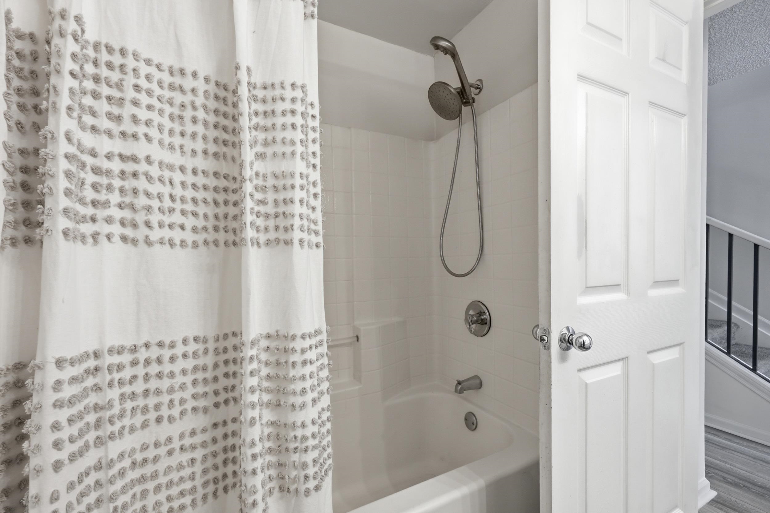 Image 16 of 30 For 4035 Grande Vista Blvd  20-129