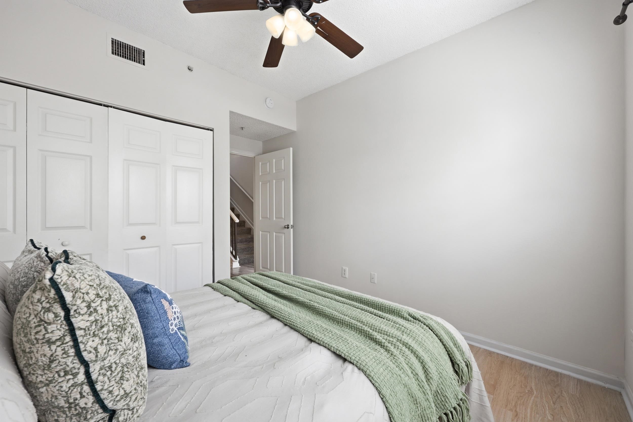 Image 18 of 30 For 4035 Grande Vista Blvd  20-129