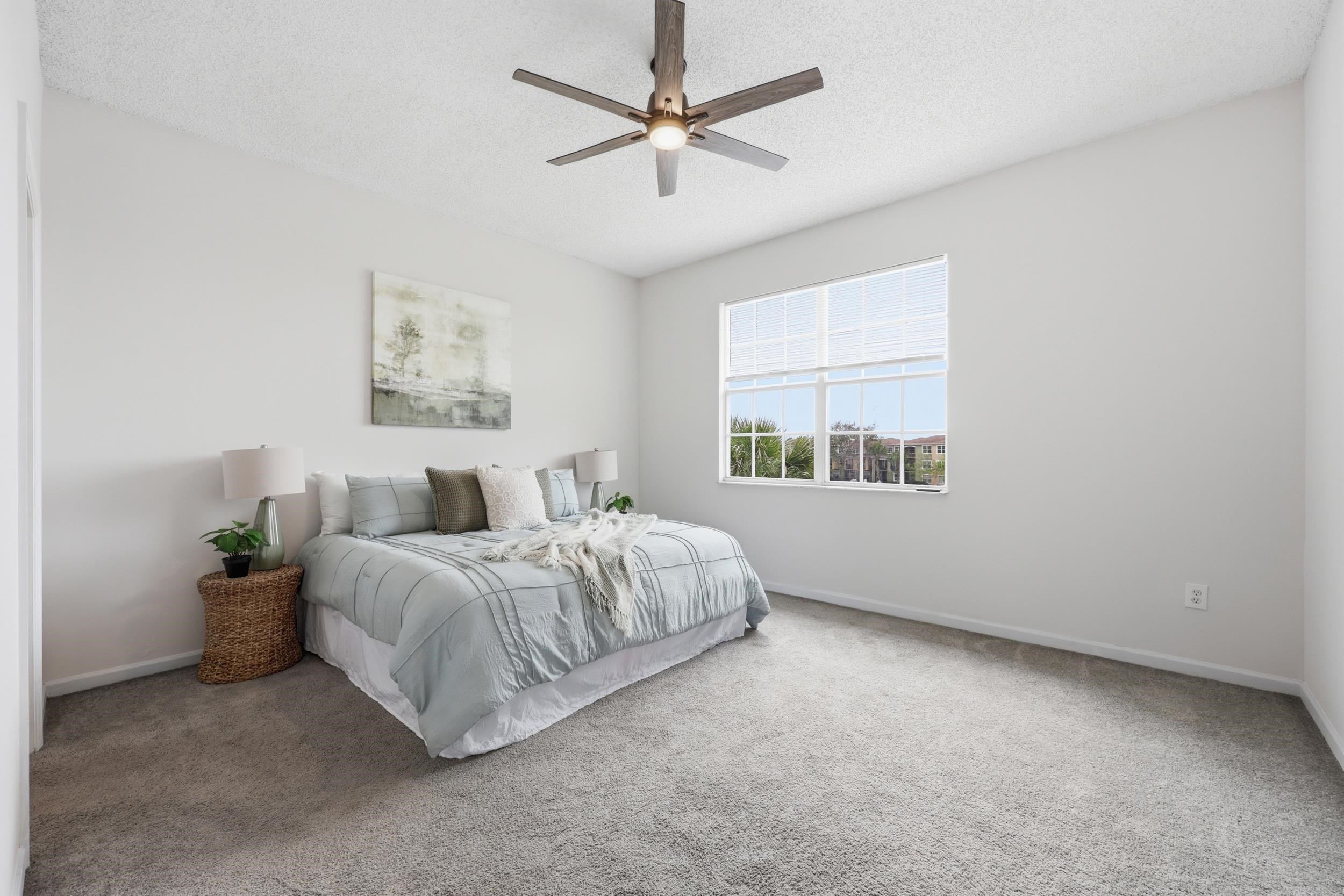 Image 19 of 30 For 4035 Grande Vista Blvd  20-129