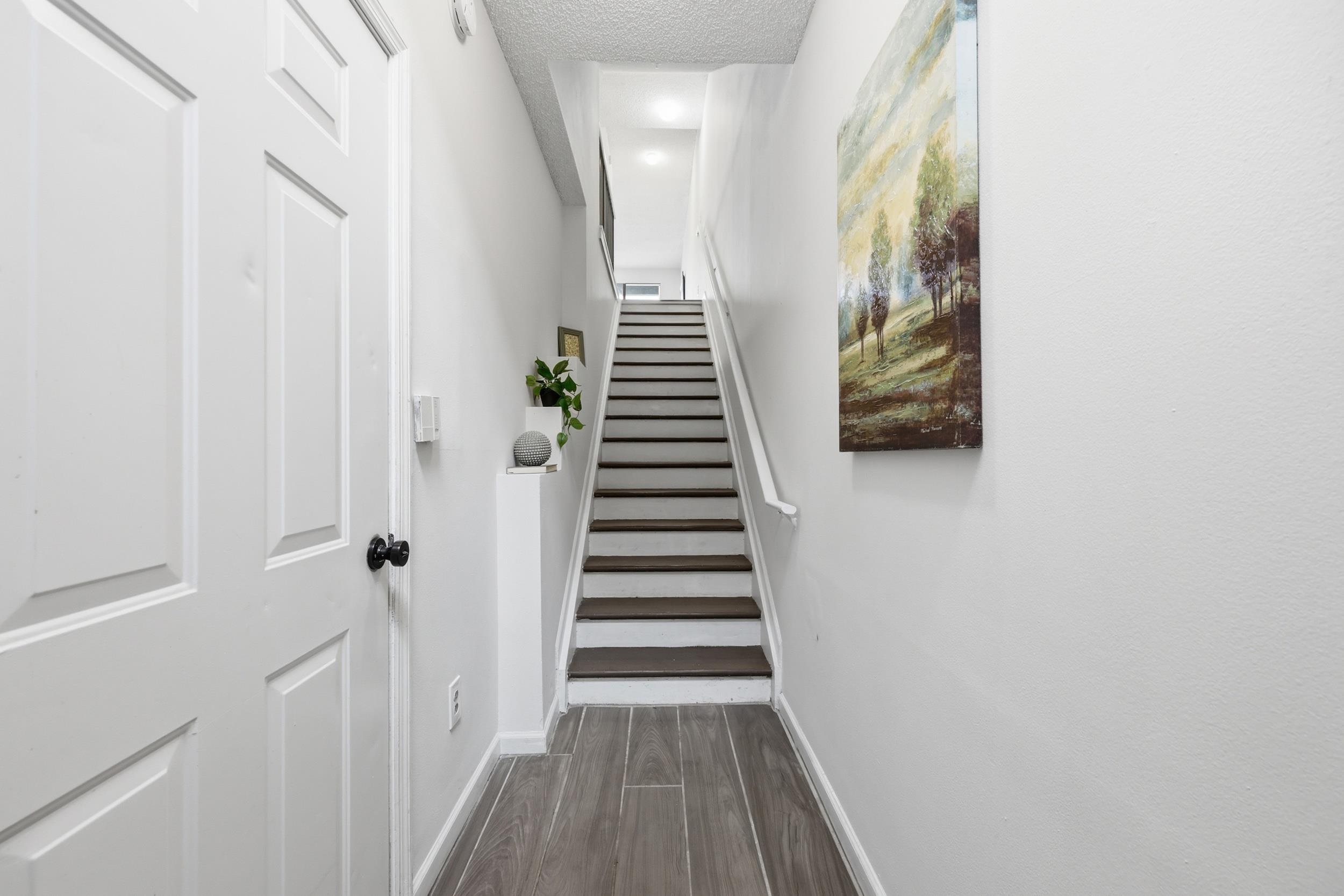 Image 2 of 30 For 4035 Grande Vista Blvd  20-129