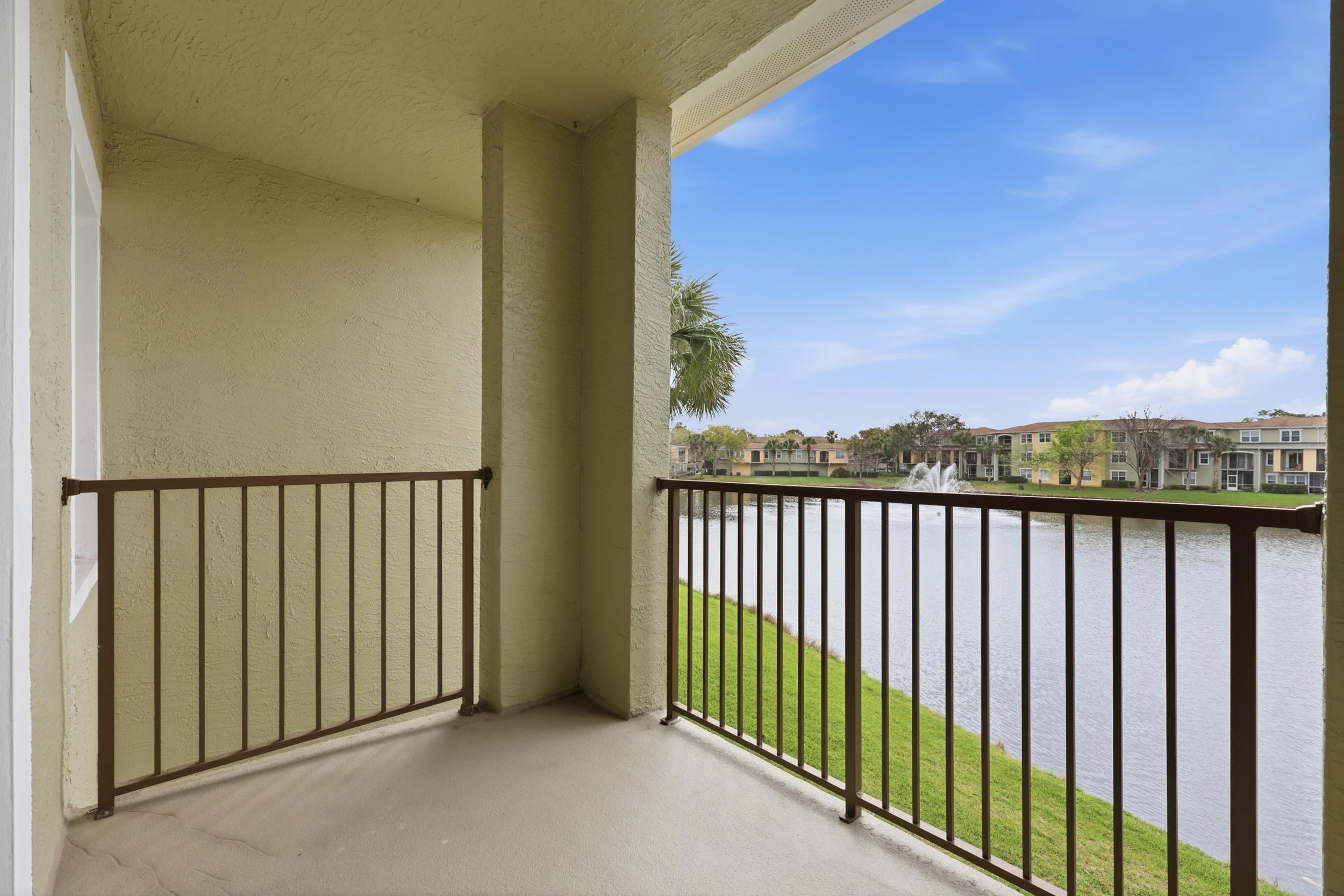 Image 24 of 30 For 4035 Grande Vista Blvd  20-129