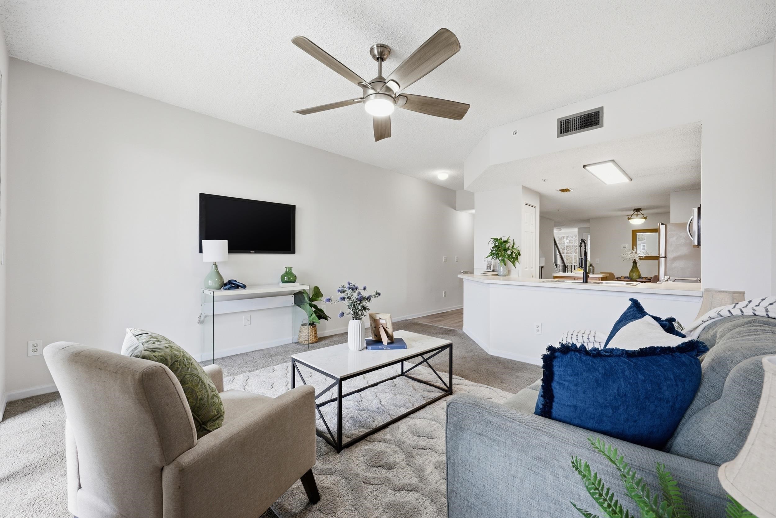 Image 4 of 30 For 4035 Grande Vista Blvd  20-129