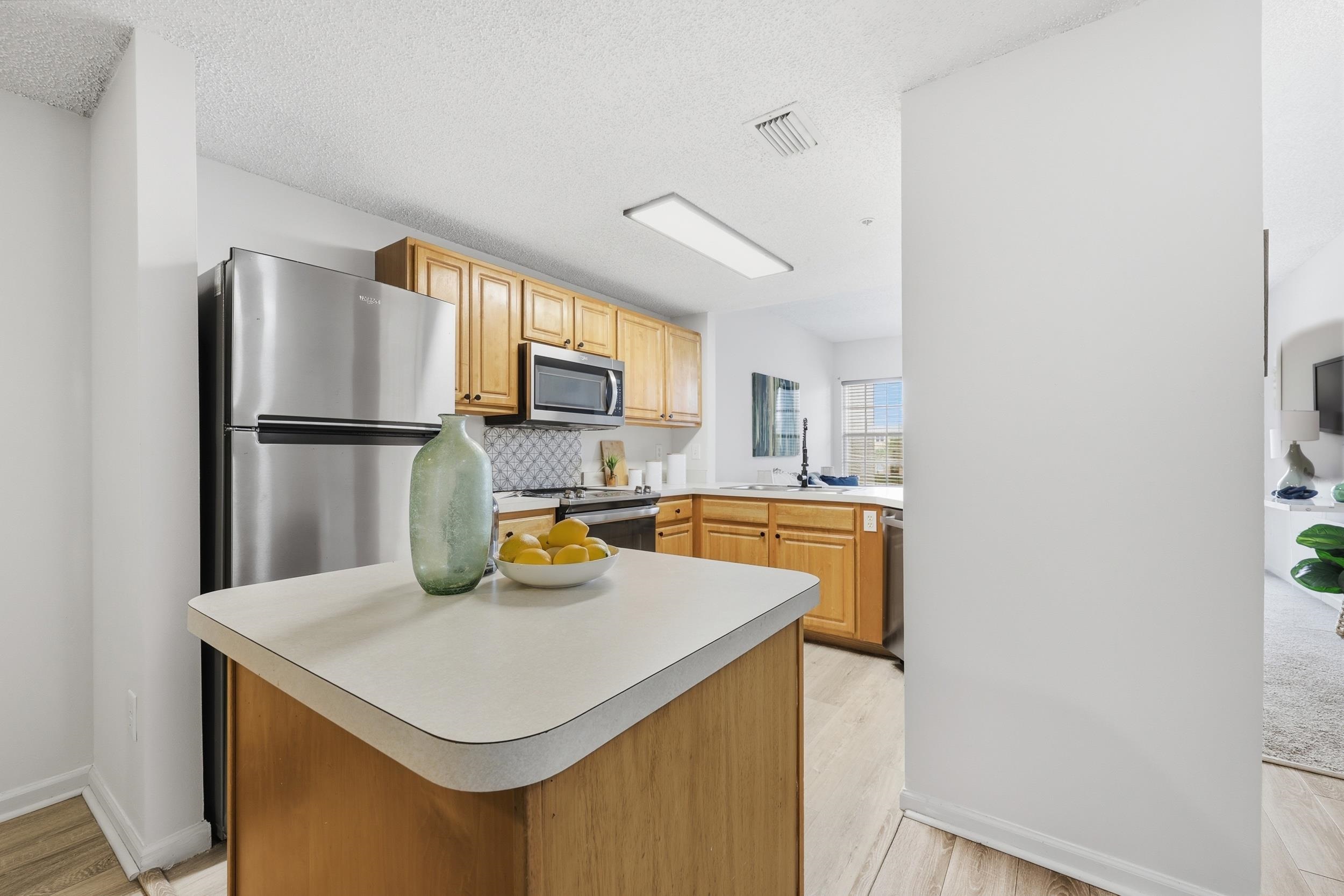 Image 6 of 30 For 4035 Grande Vista Blvd  20-129