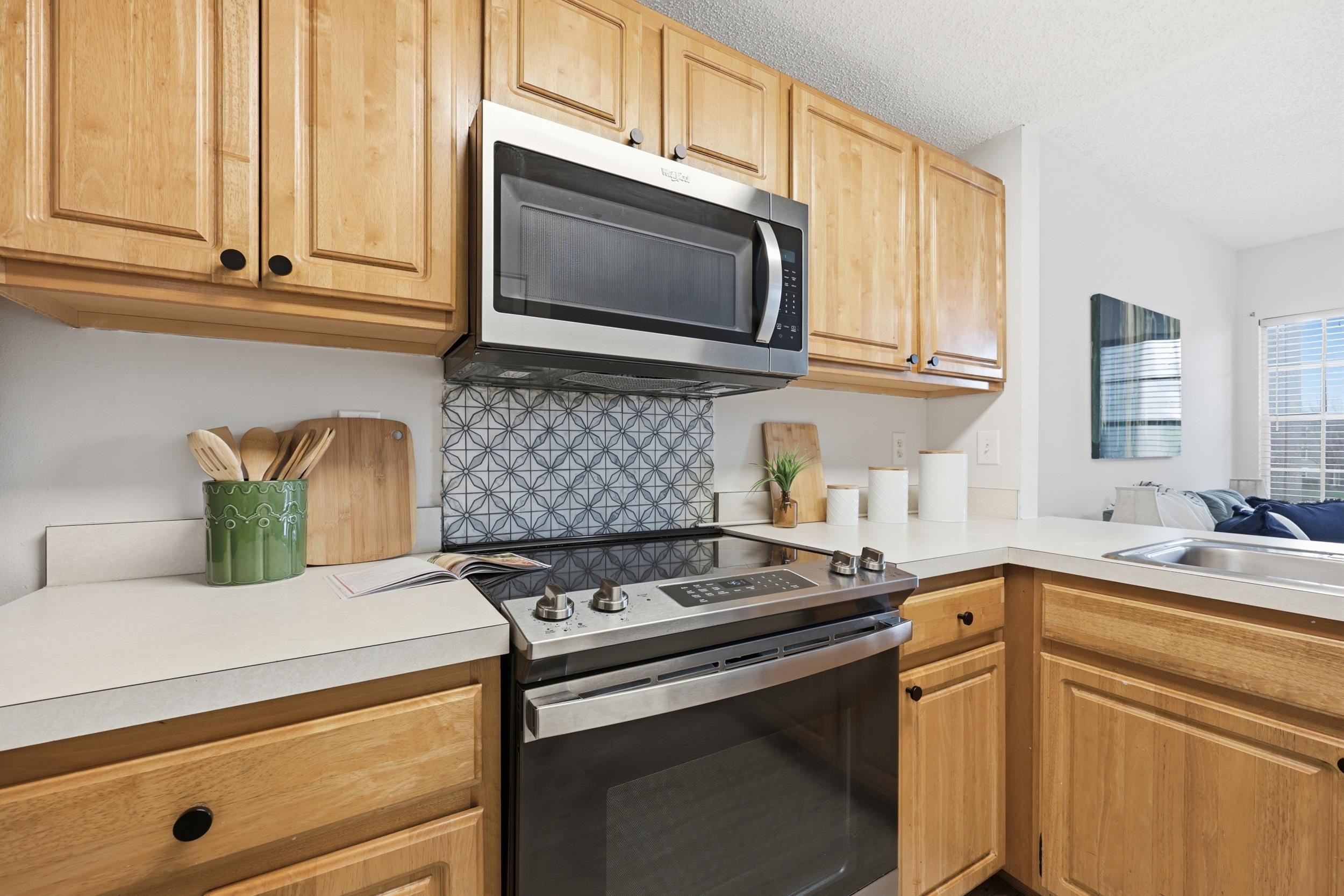 Image 8 of 30 For 4035 Grande Vista Blvd  20-129