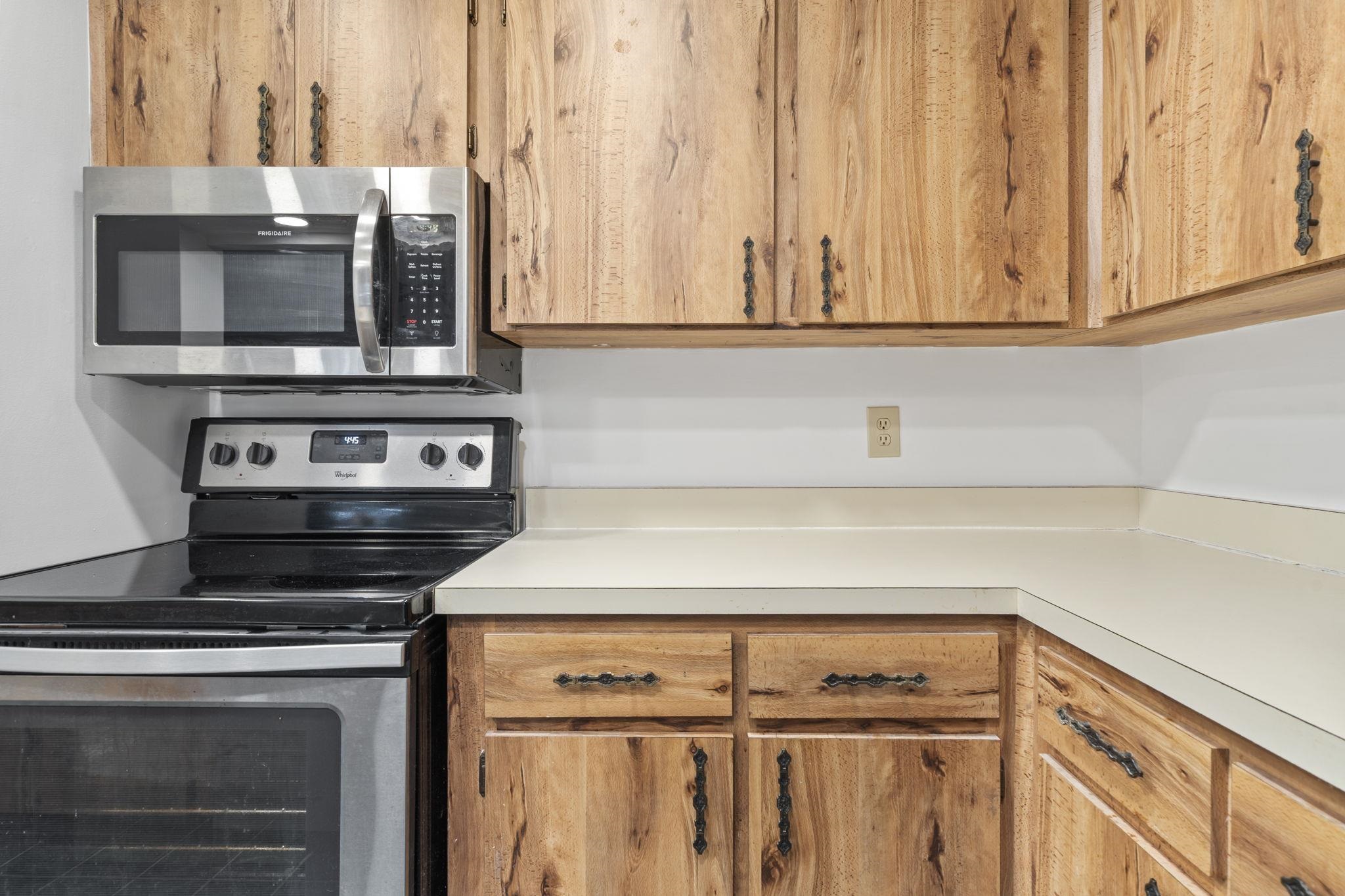 Image 12 of 45 For 16 Alcira Ct