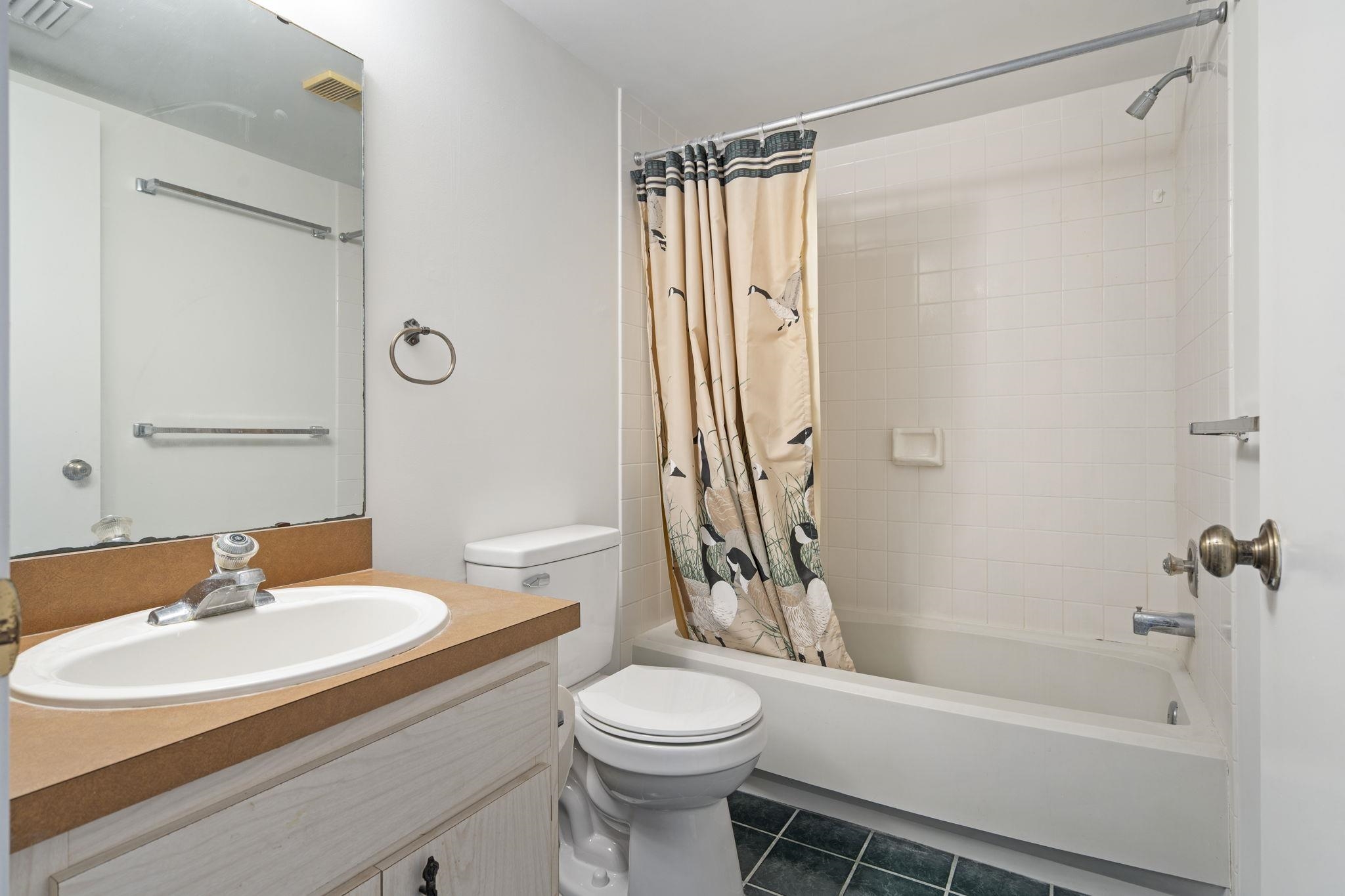 Image 14 of 45 For 16 Alcira Ct