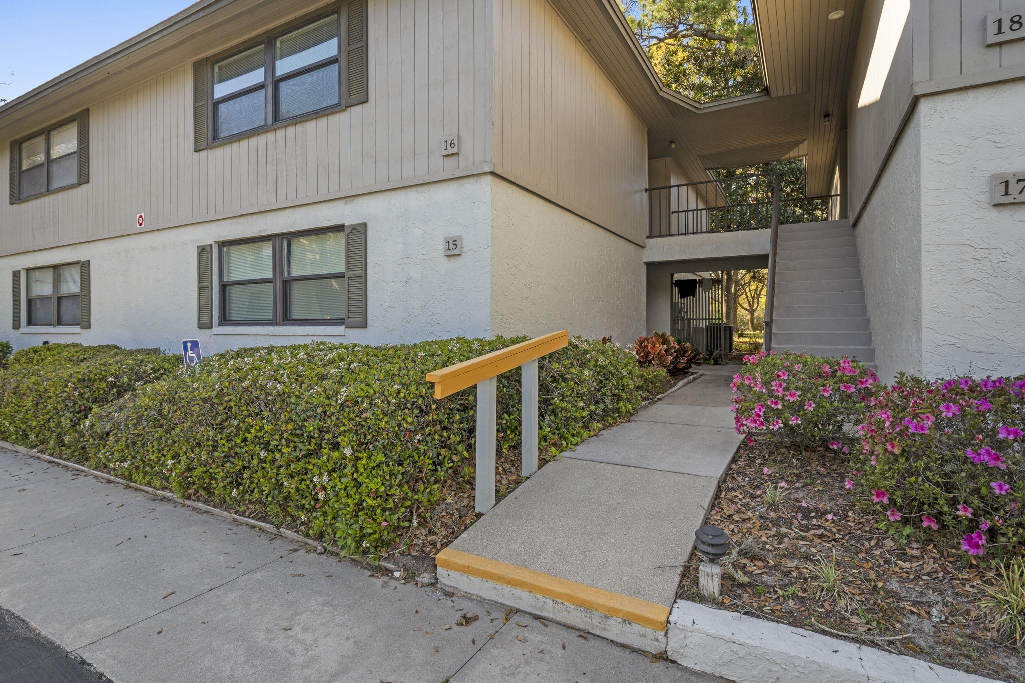 Image 21 of 45 For 16 Alcira Ct