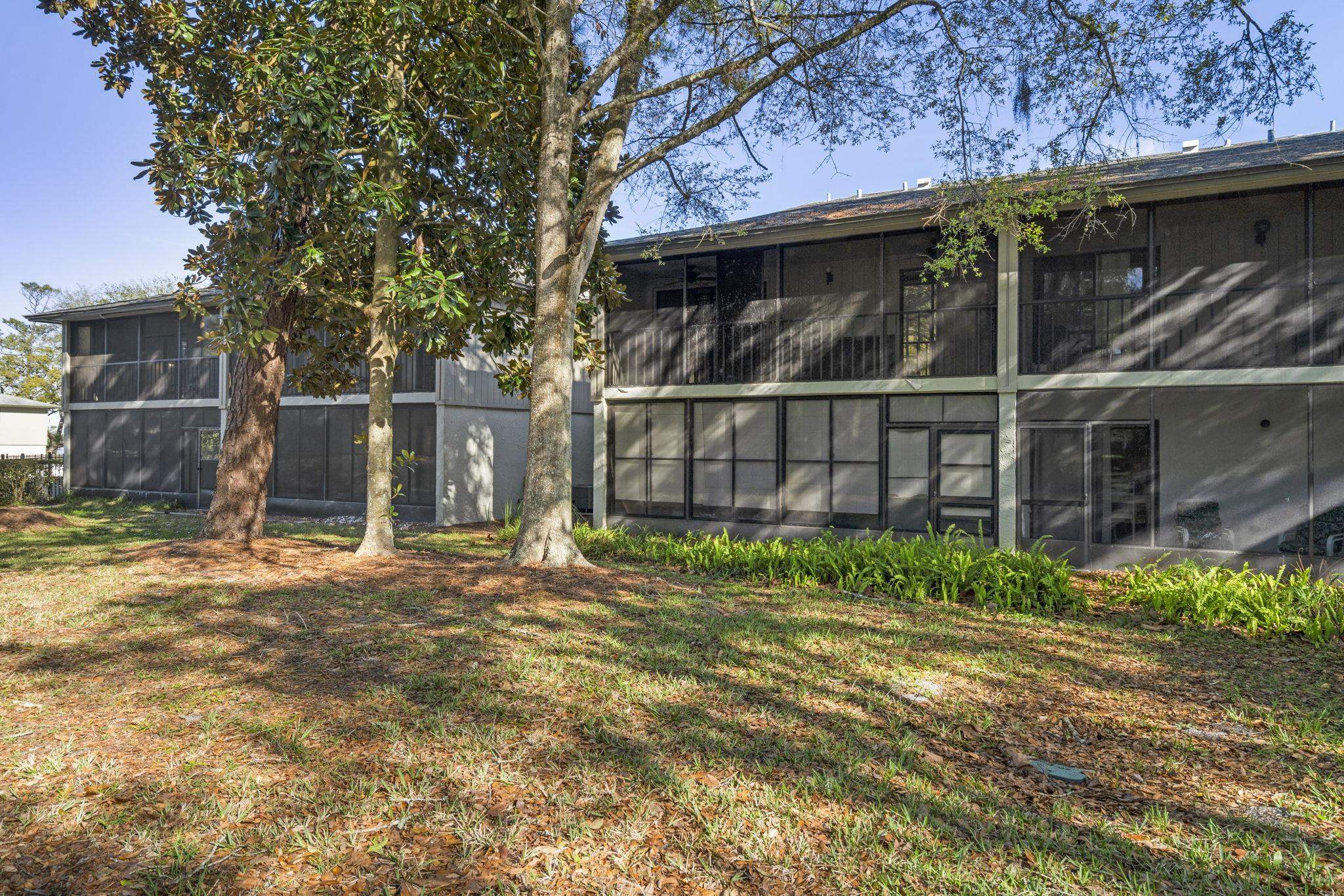 Image 24 of 45 For 16 Alcira Ct