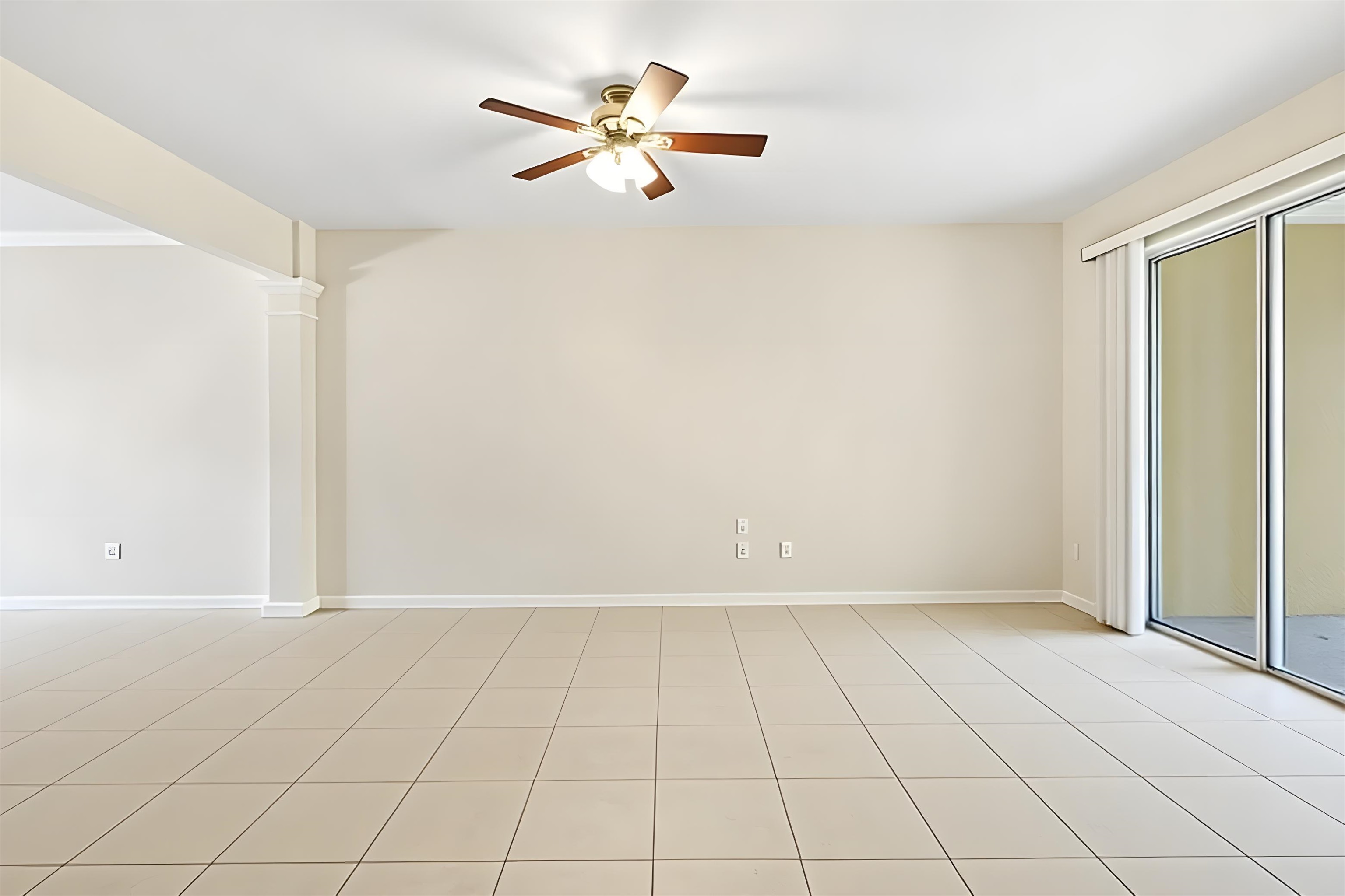 Image 12 of 39 For 14098 Mahogany Ave