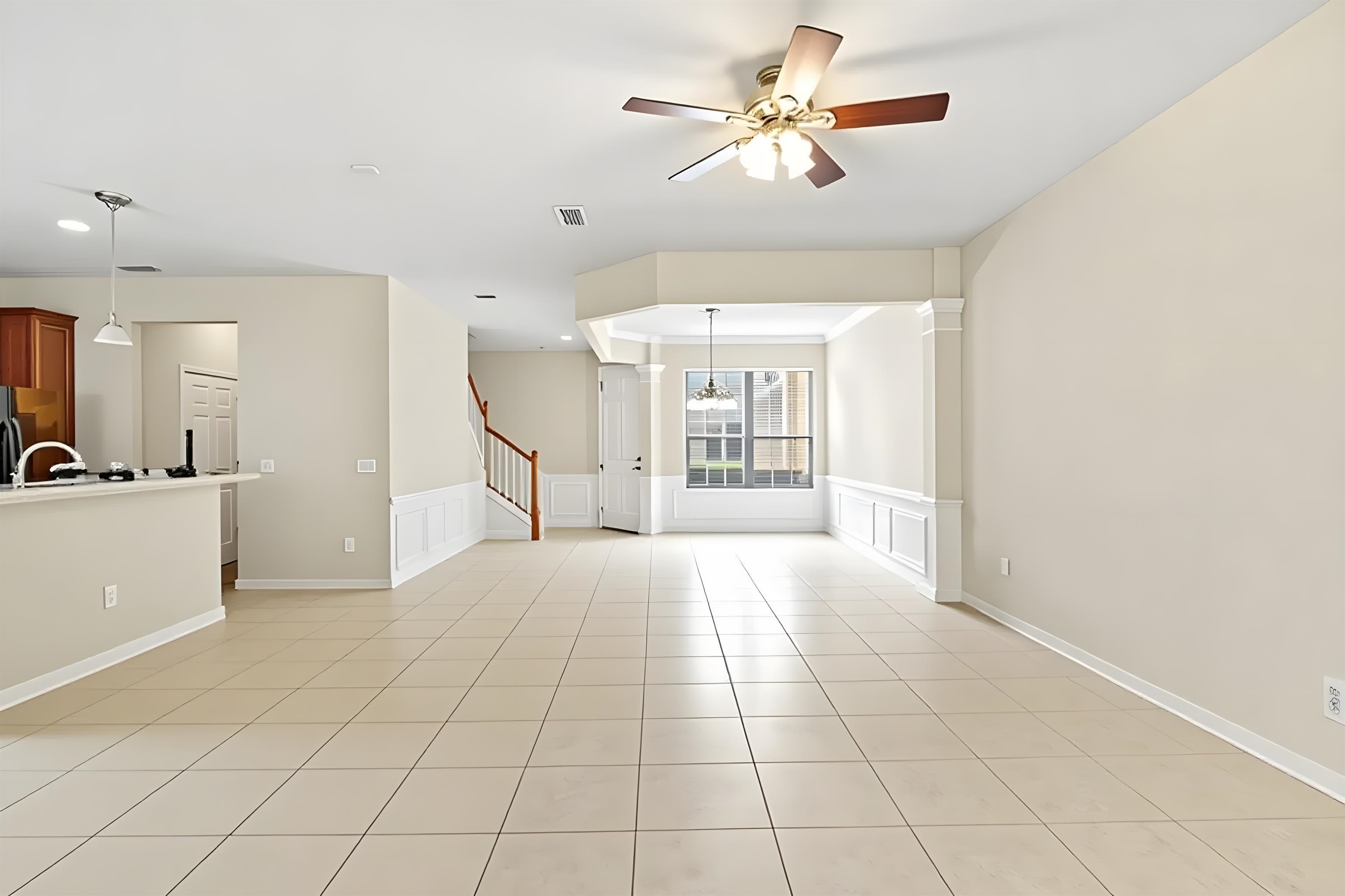 Image 13 of 39 For 14098 Mahogany Ave