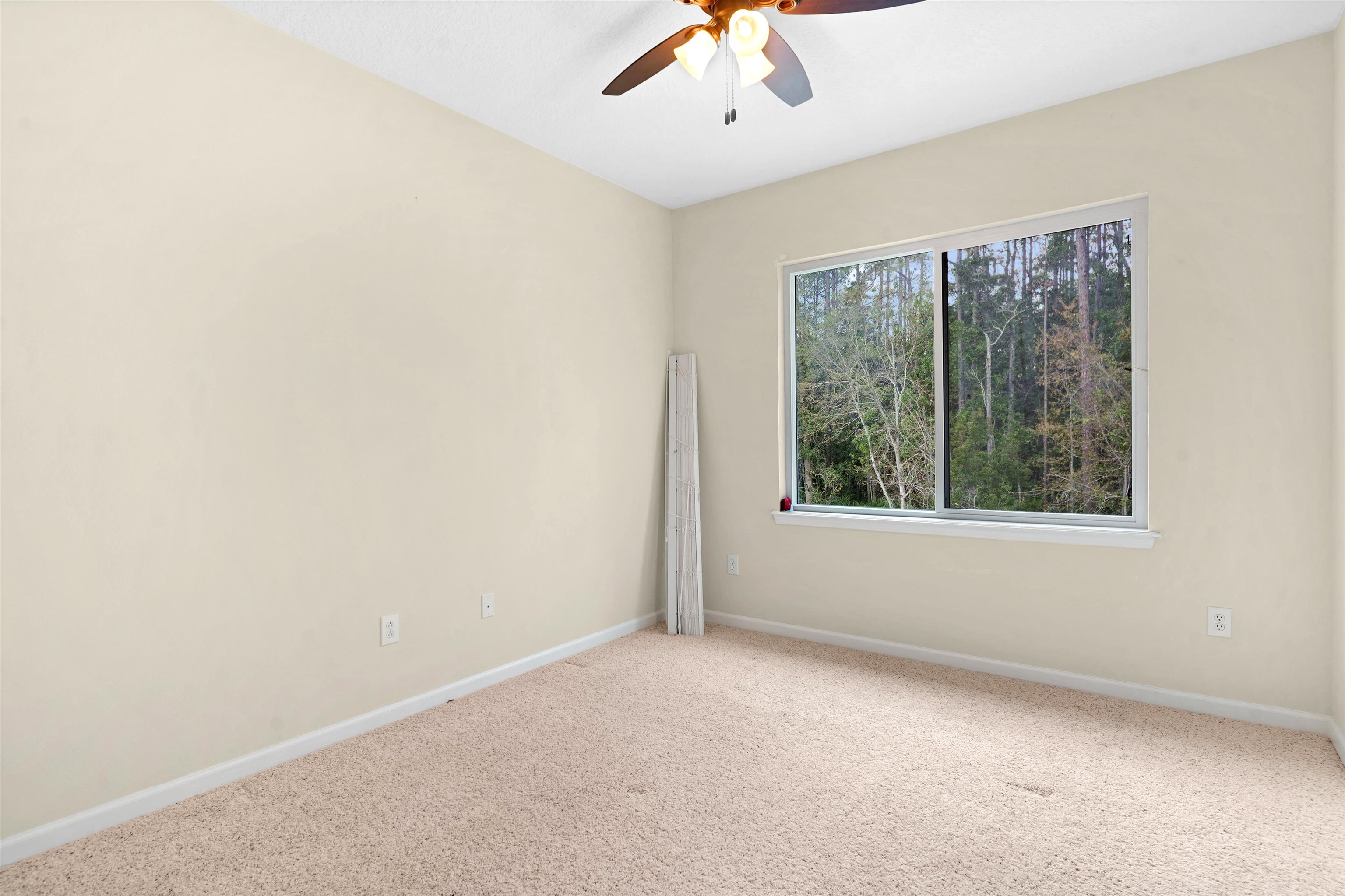 Image 23 of 39 For 14098 Mahogany Ave