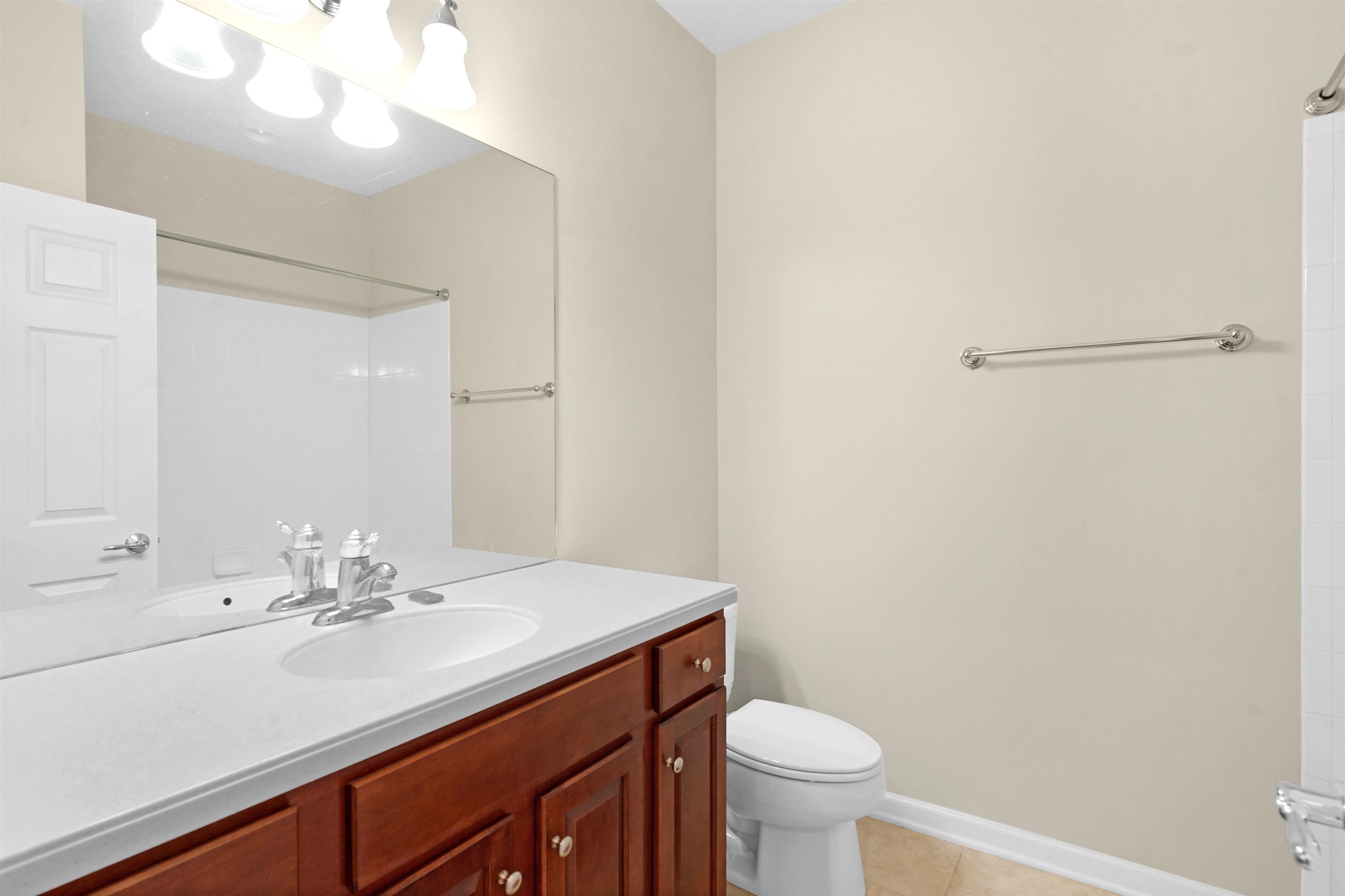 Image 25 of 39 For 14098 Mahogany Ave