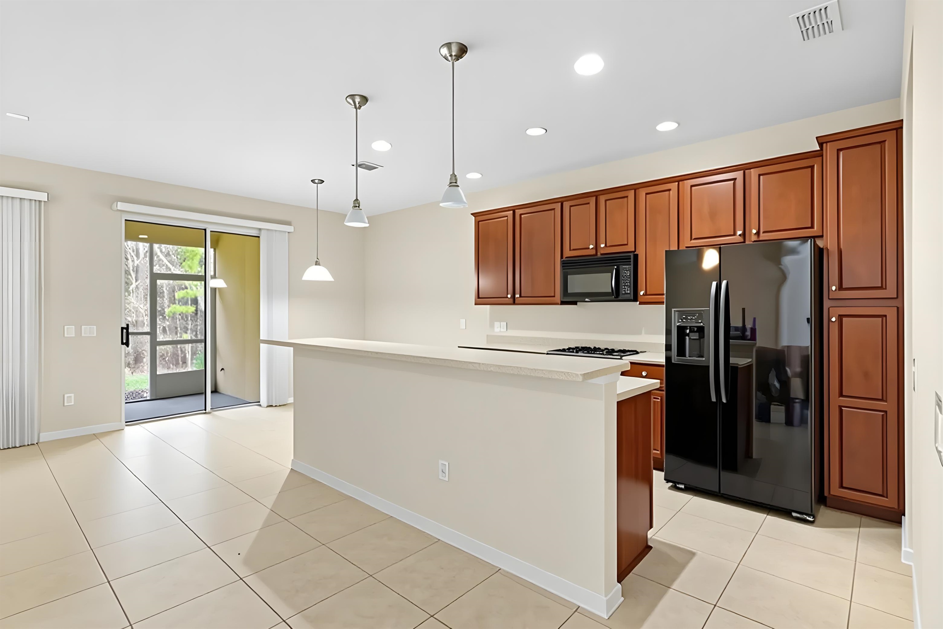 Image 4 of 39 For 14098 Mahogany Ave