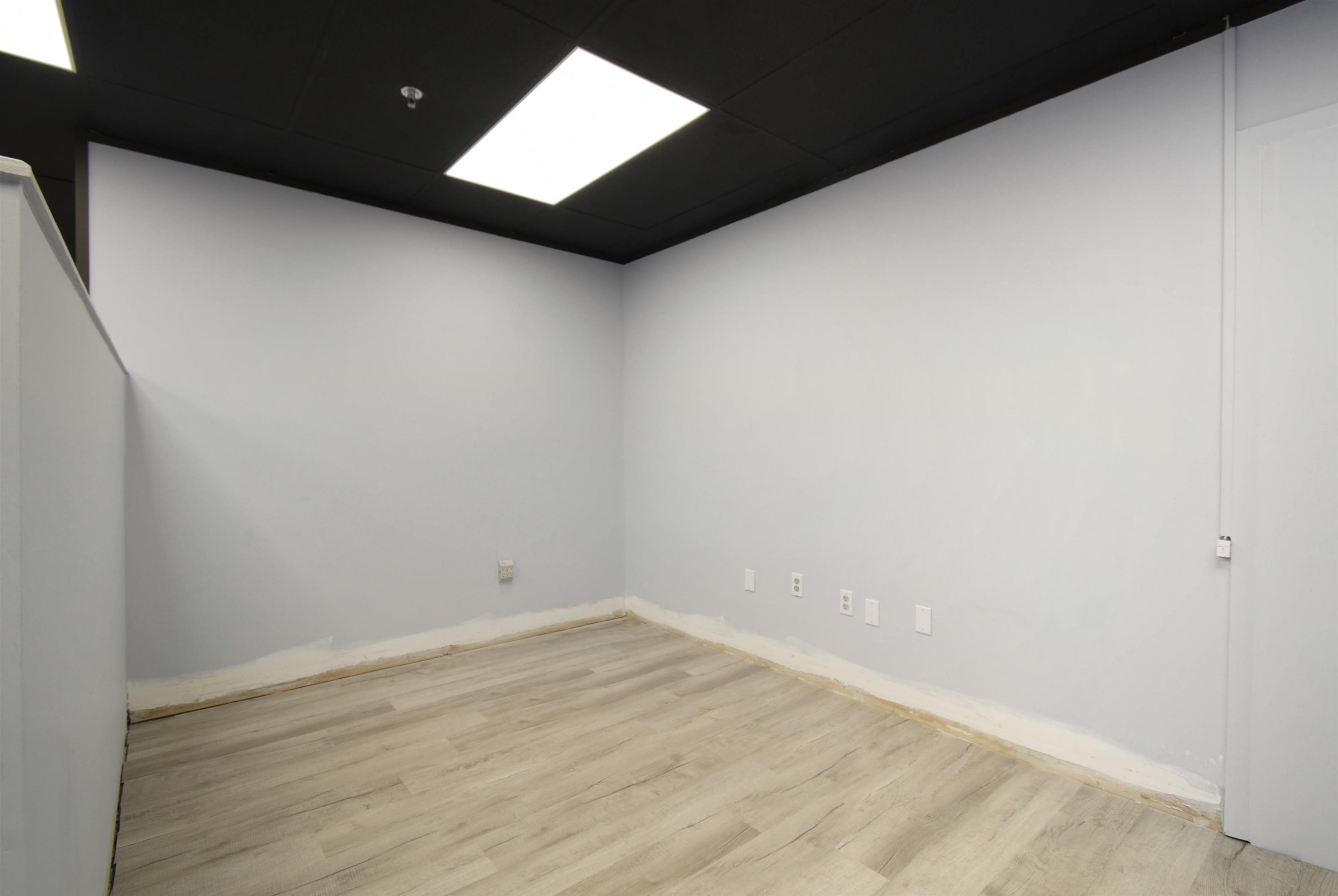 Image 8 of 13 For 233 Bay St E 1101d