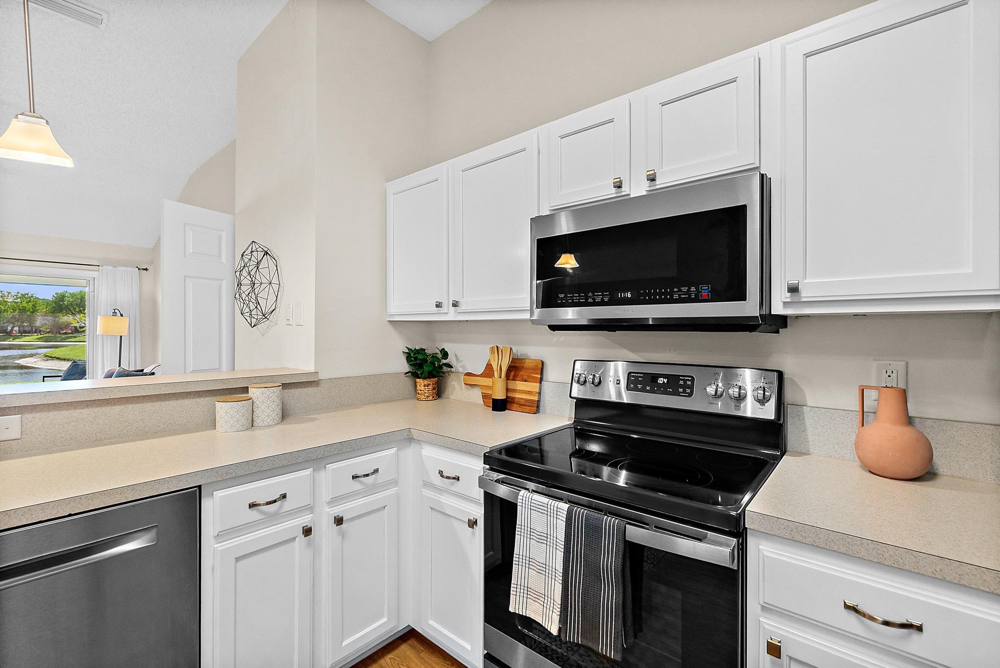 Image 13 of 60 For 913 Oak Arbor Cir