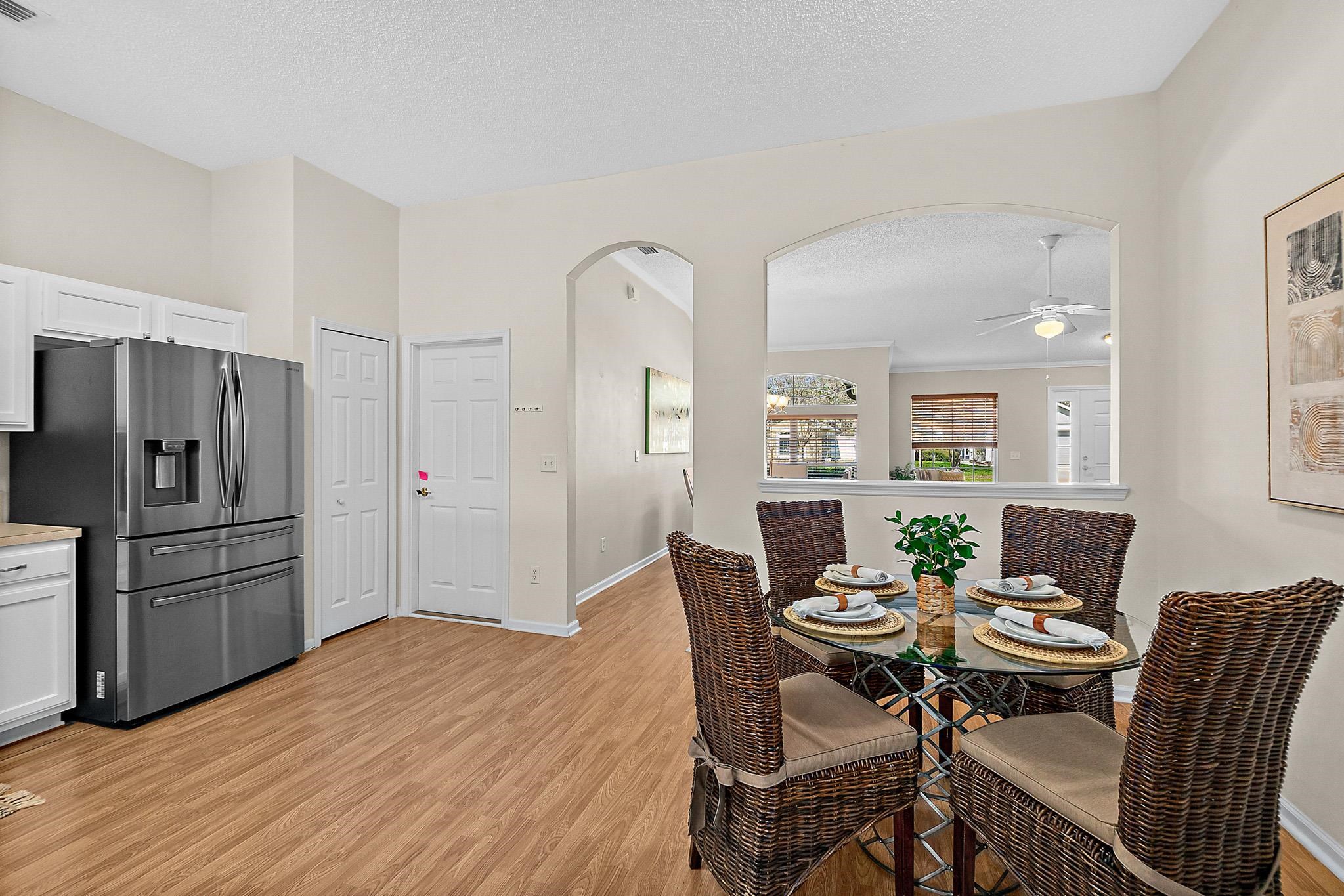 Image 17 of 60 For 913 Oak Arbor Cir