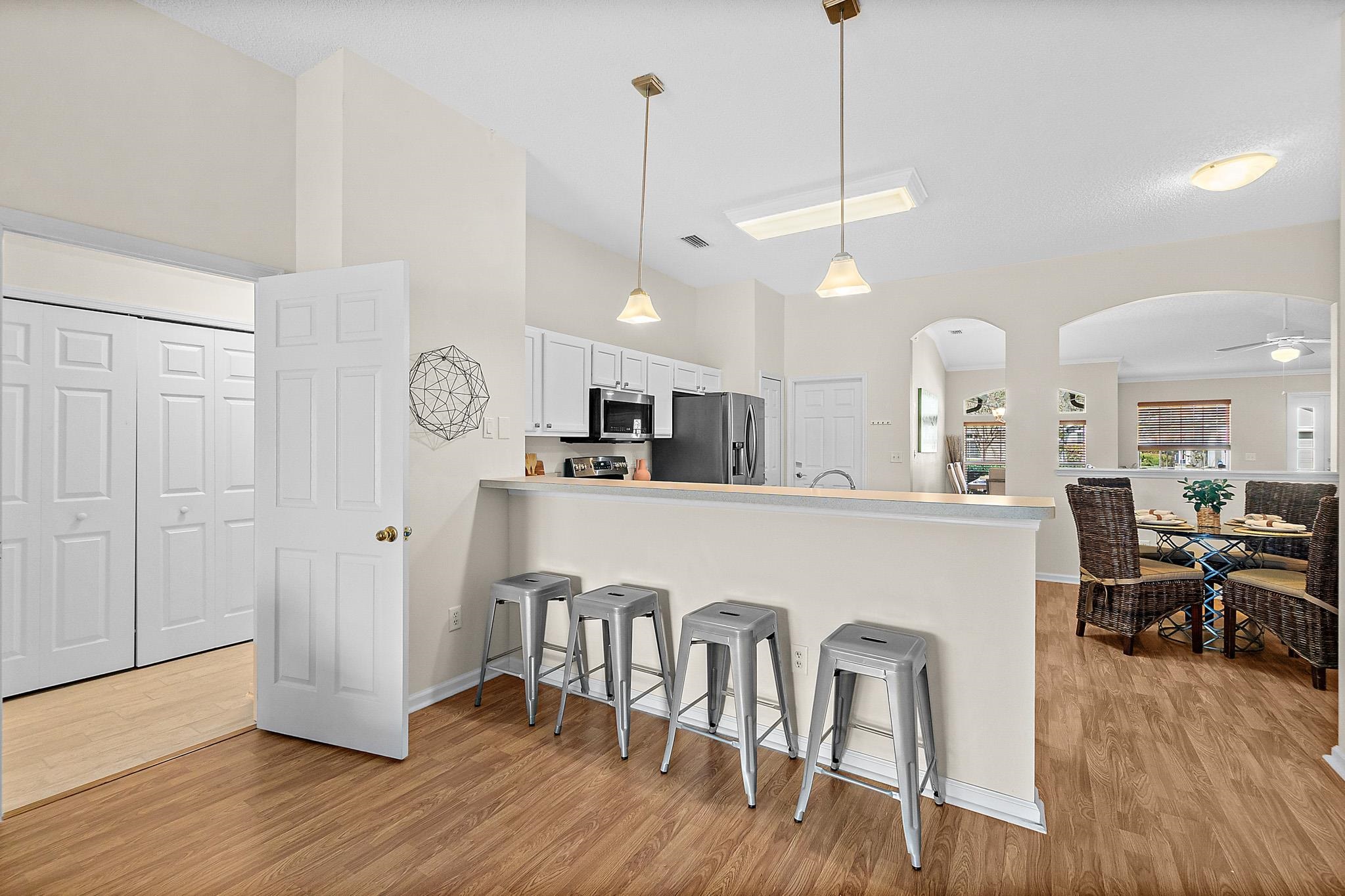 Image 18 of 60 For 913 Oak Arbor Cir