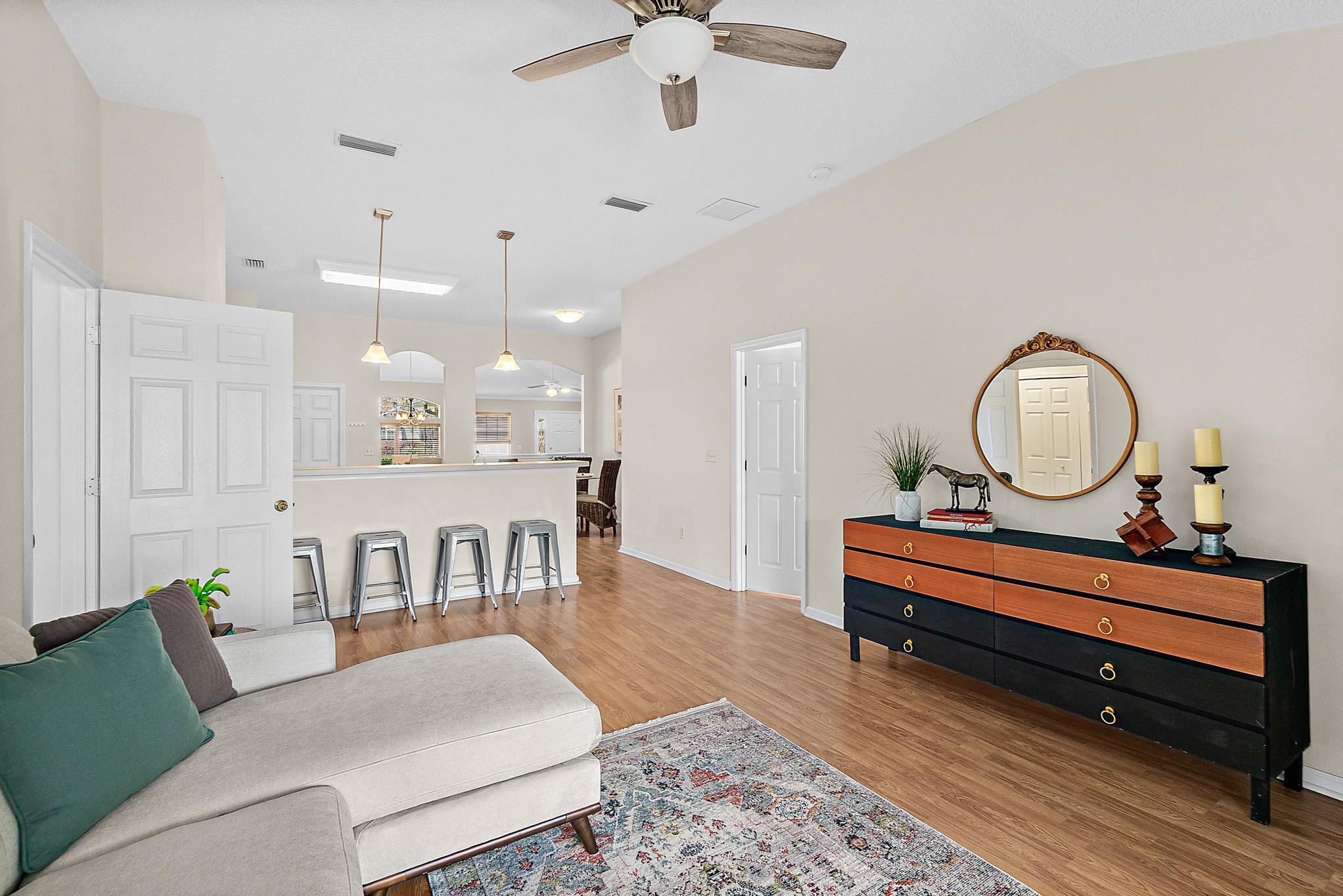 Image 22 of 60 For 913 Oak Arbor Cir