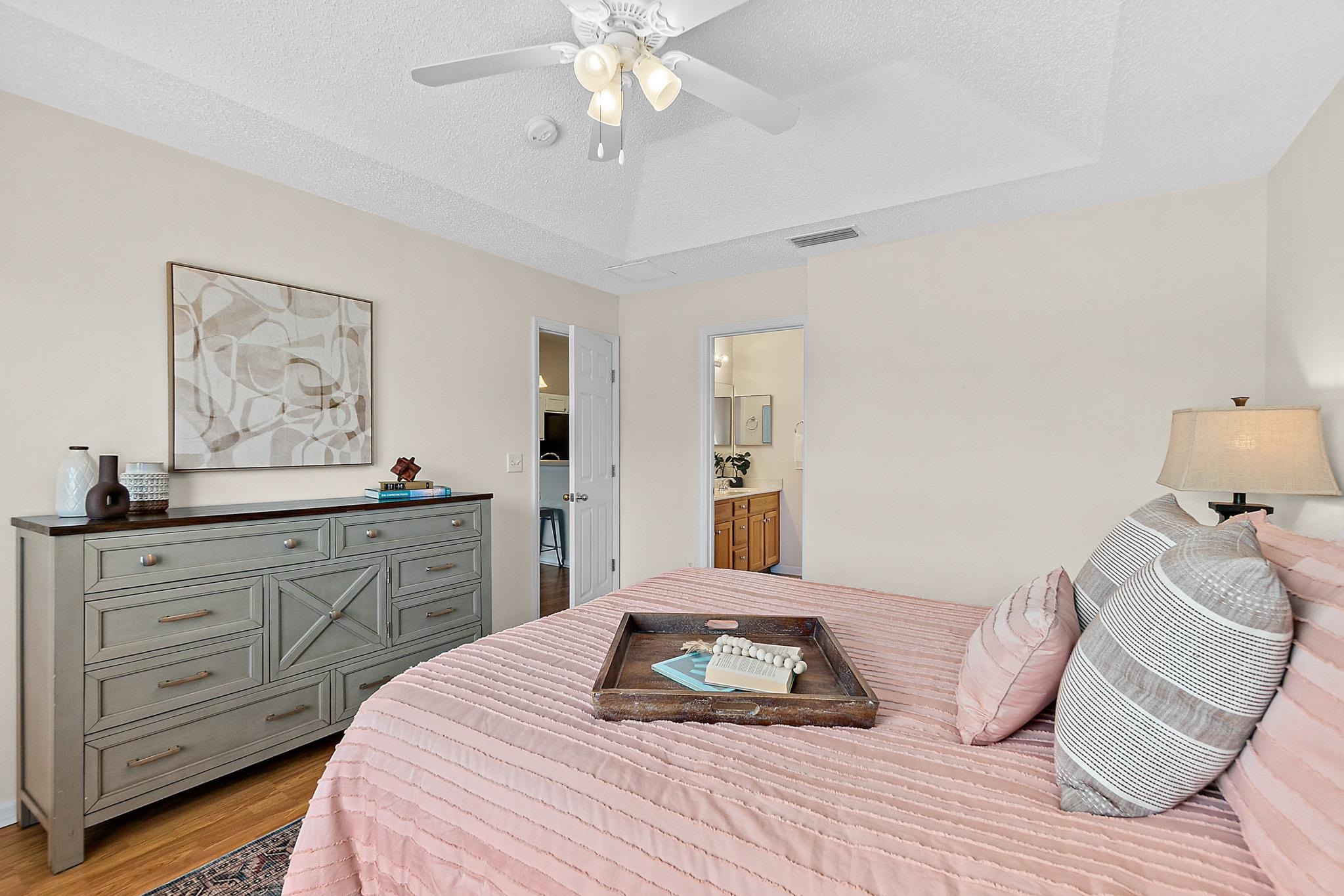 Image 31 of 60 For 913 Oak Arbor Cir