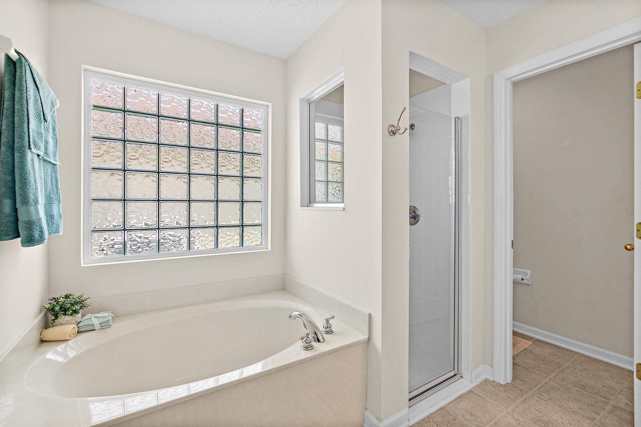 Image 34 of 60 For 913 Oak Arbor Cir