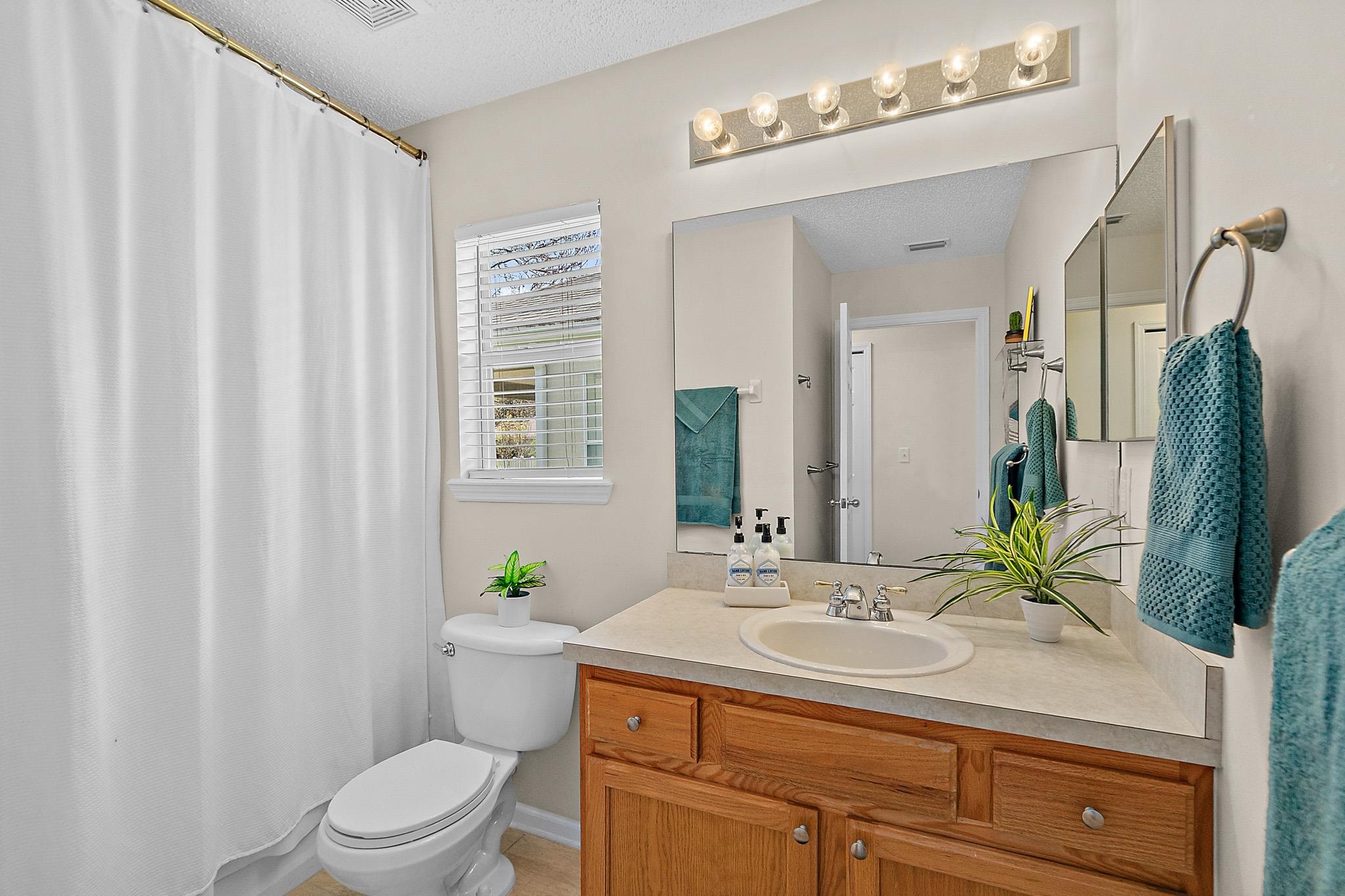 Image 39 of 60 For 913 Oak Arbor Cir