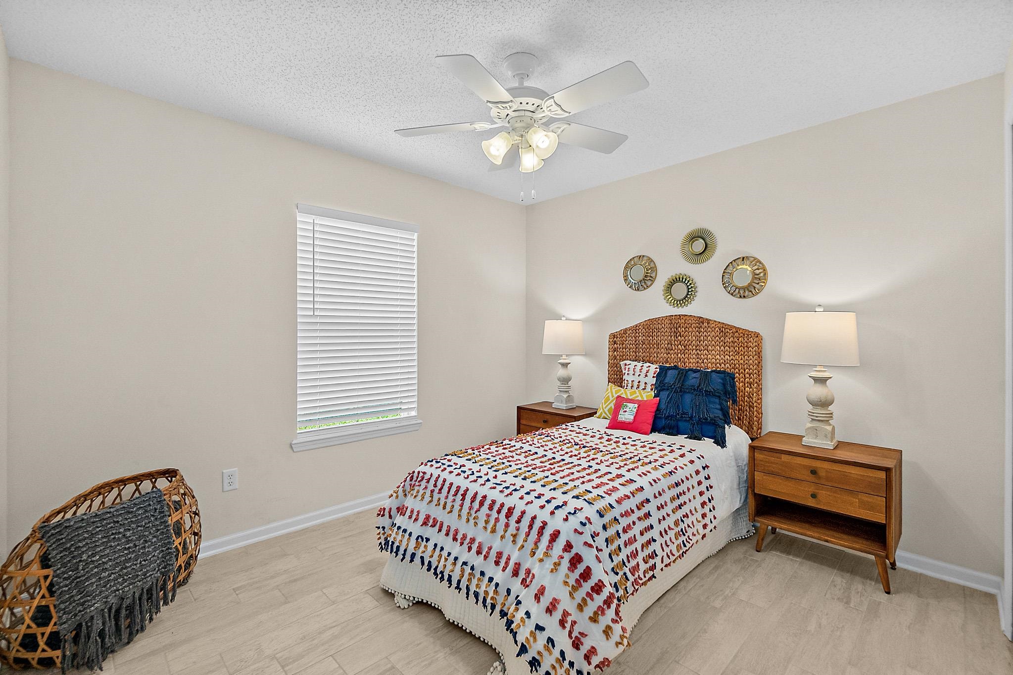 Image 40 of 60 For 913 Oak Arbor Cir