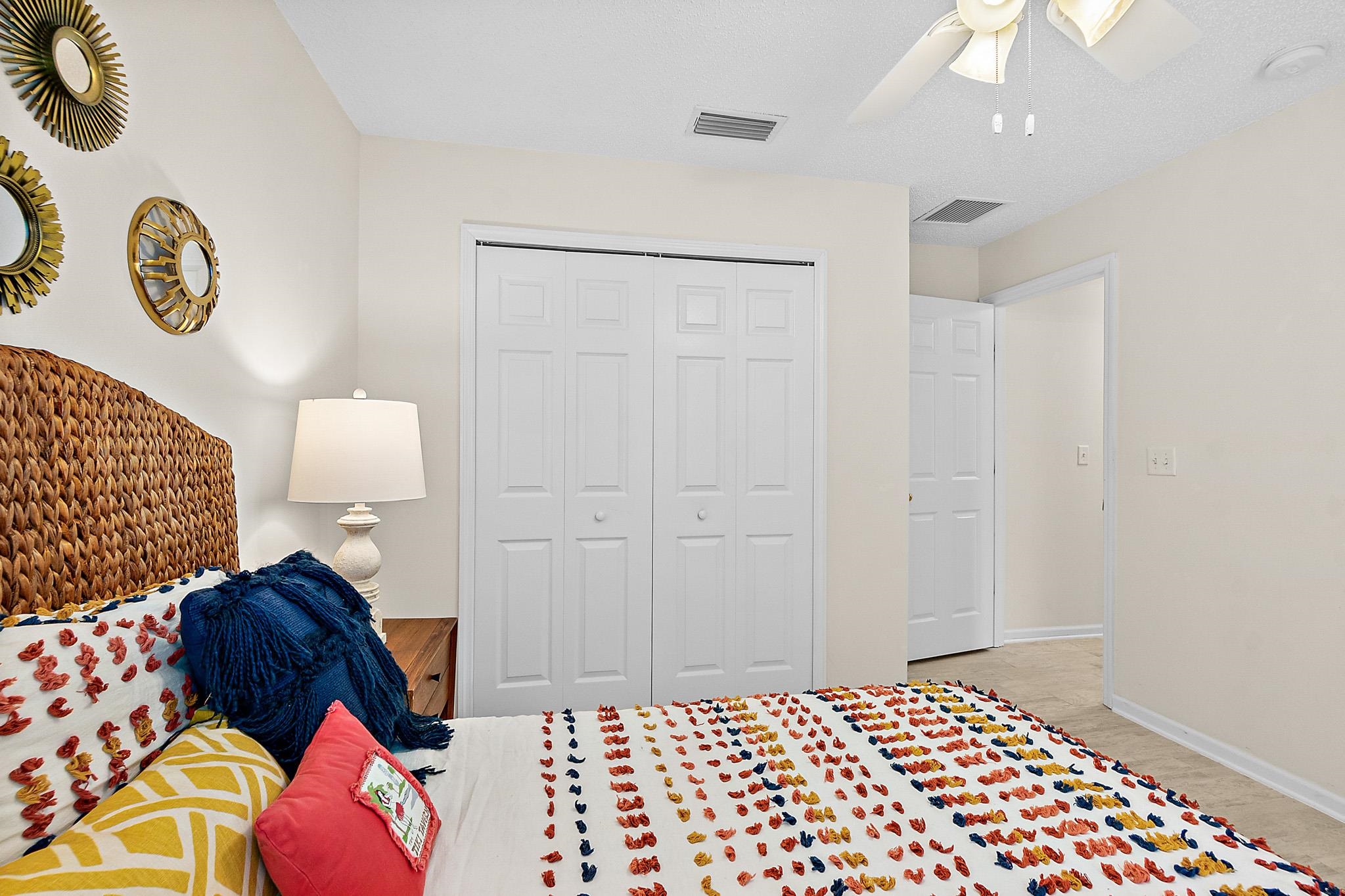 Image 41 of 60 For 913 Oak Arbor Cir