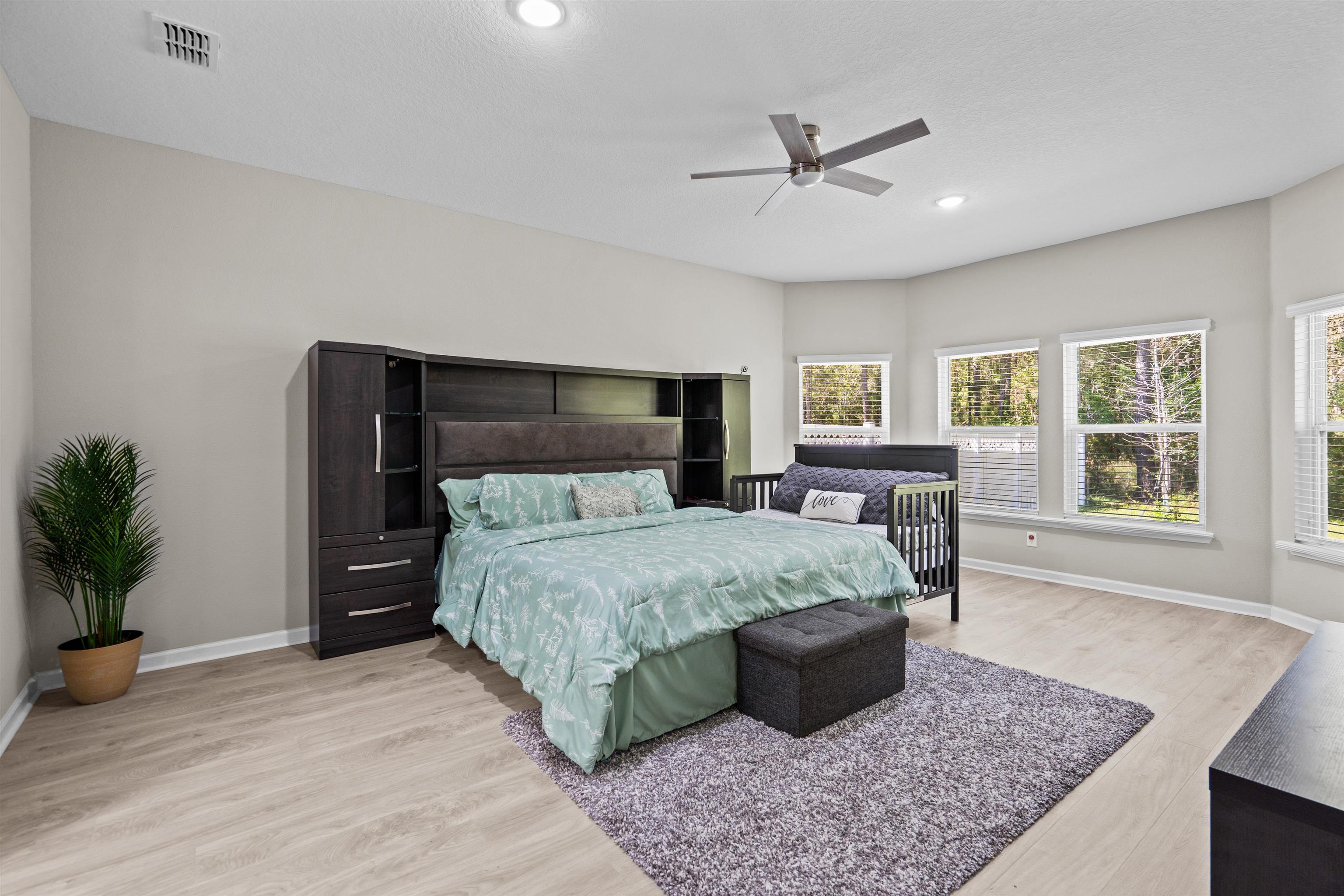 Image 19 of 49 For 207 Archstone Way