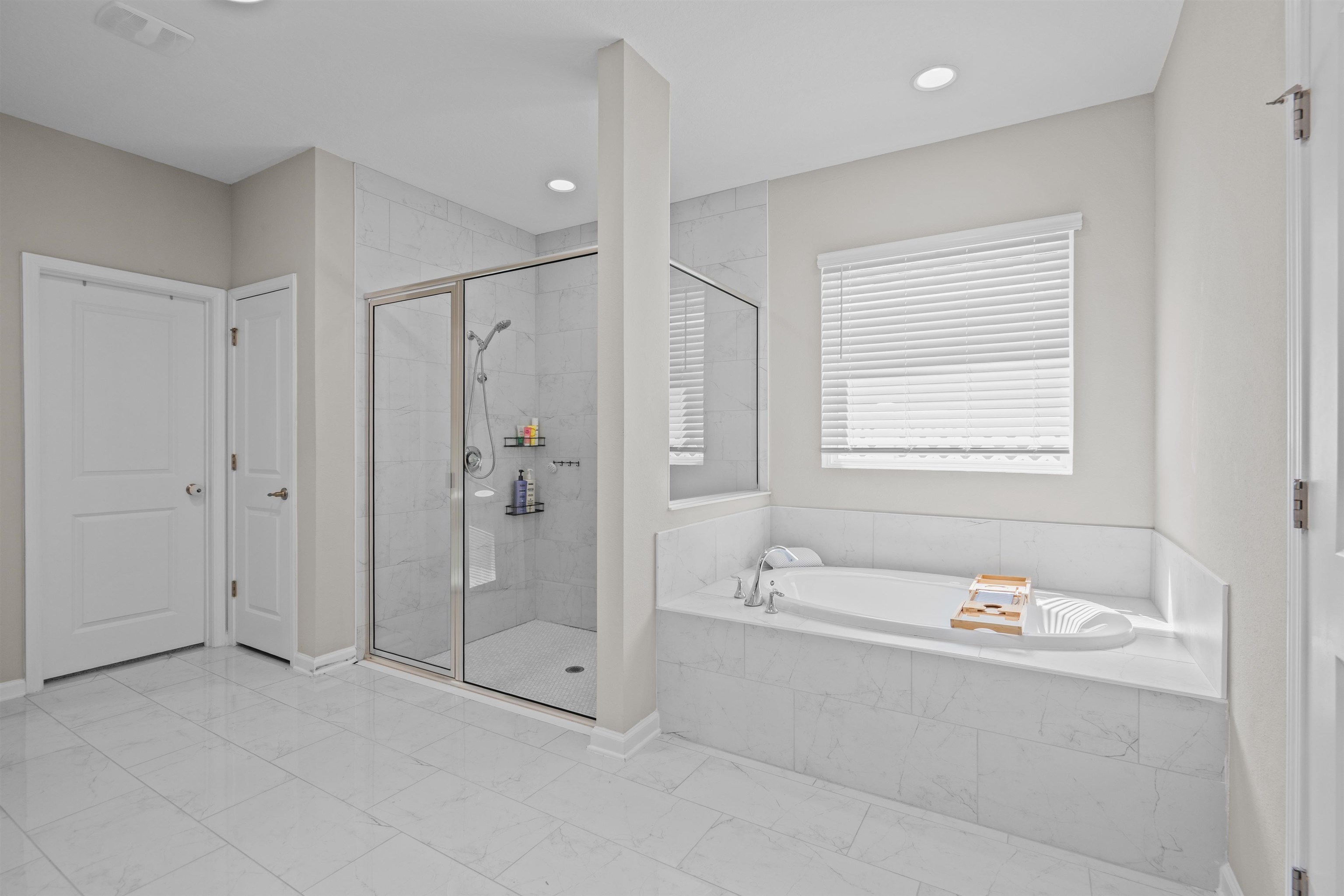 Image 23 of 49 For 207 Archstone Way