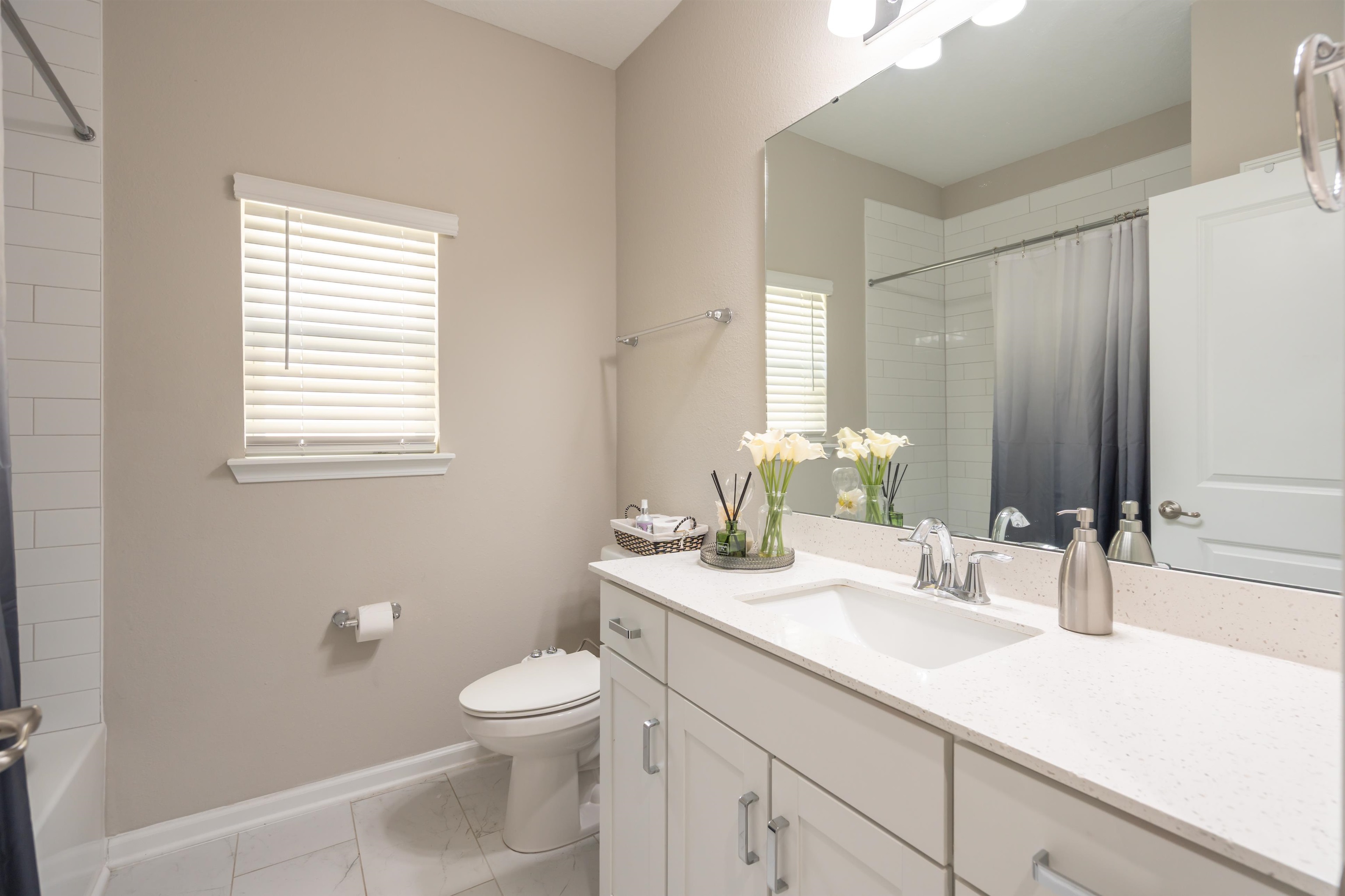 Image 26 of 49 For 207 Archstone Way